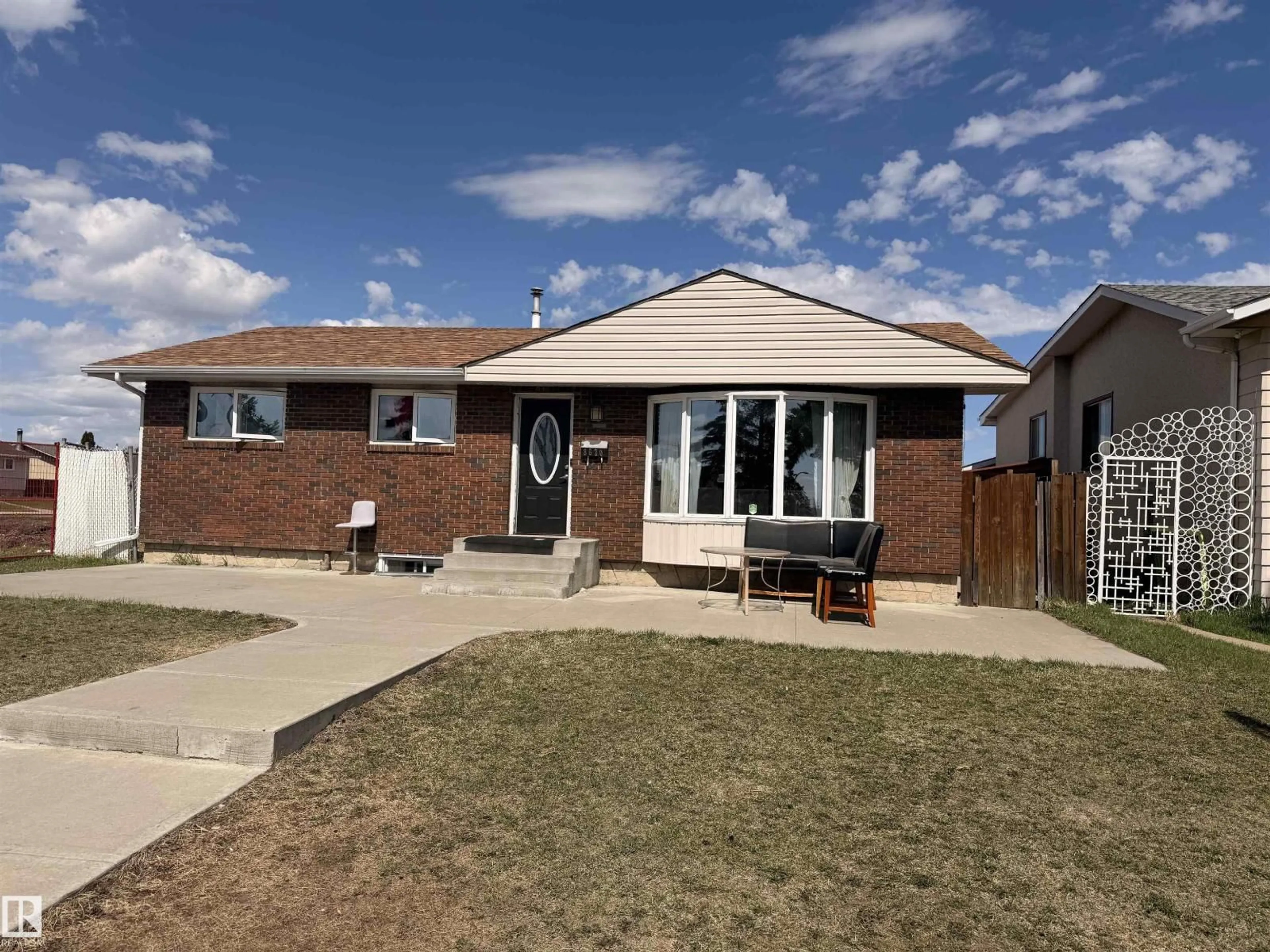 Unknown for 8620 137 AV, Edmonton Alberta T5E1X0