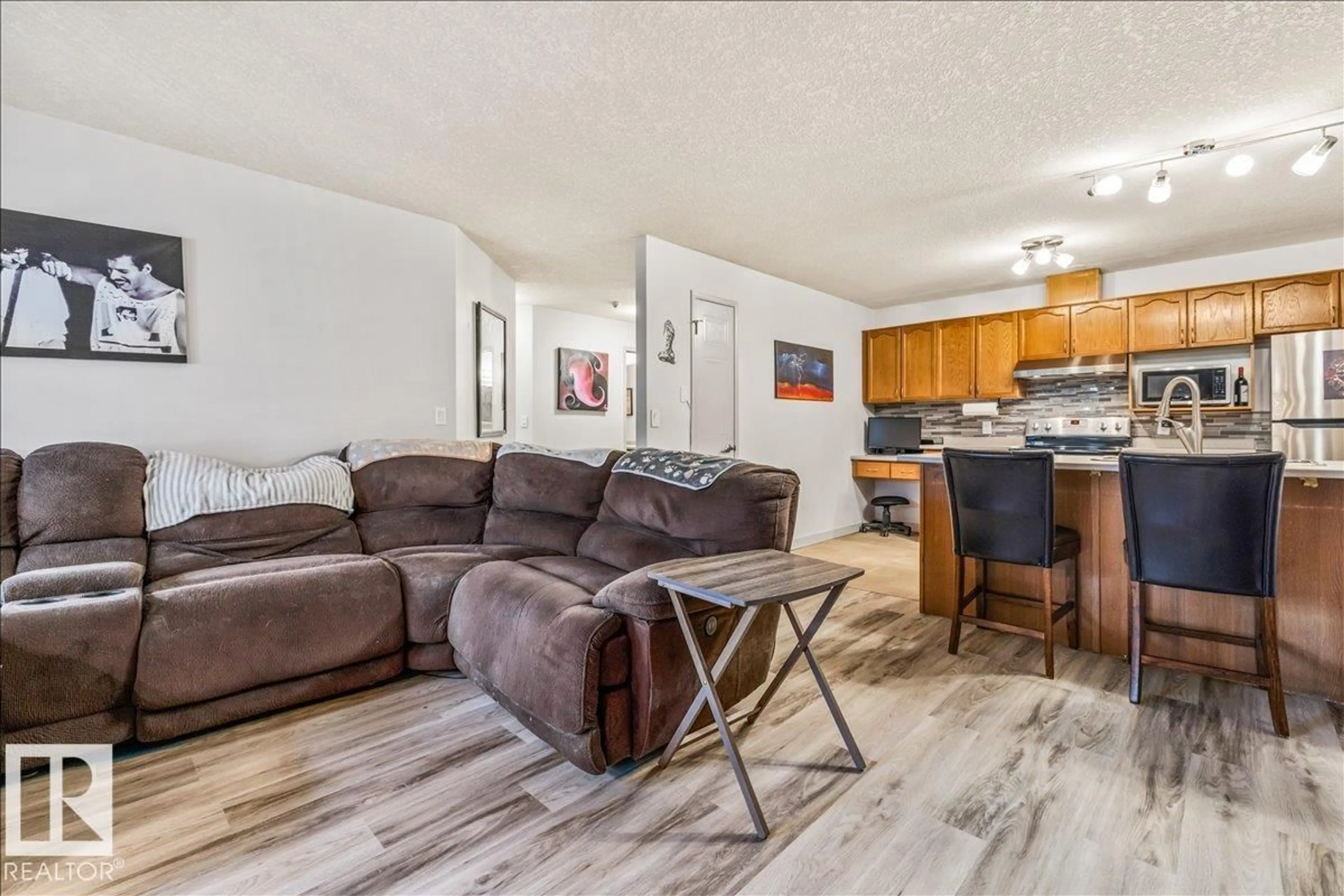 Living room with furniture, wood/laminate floor for 3 - 514 PERRON ST, St. Albert Alberta T8N5Z5