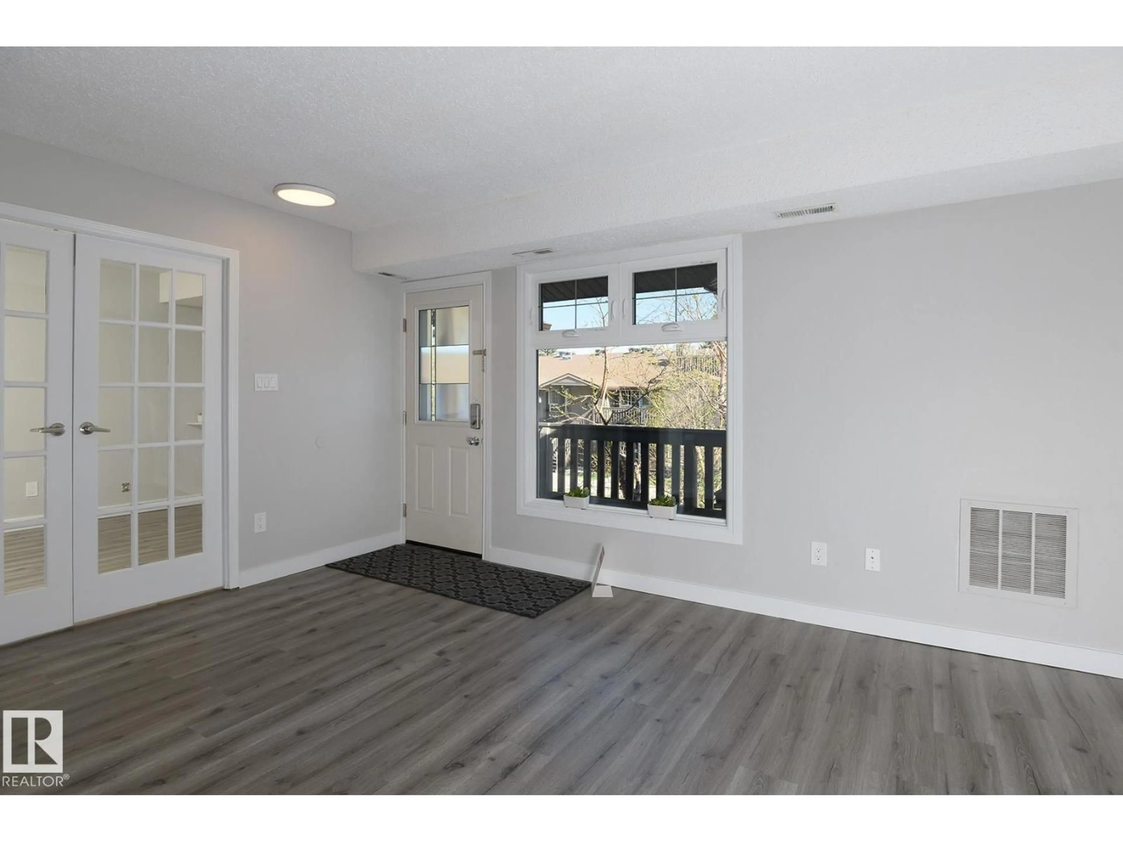 A pic of a room for 5816 172 ST, Edmonton Alberta T6M1B4