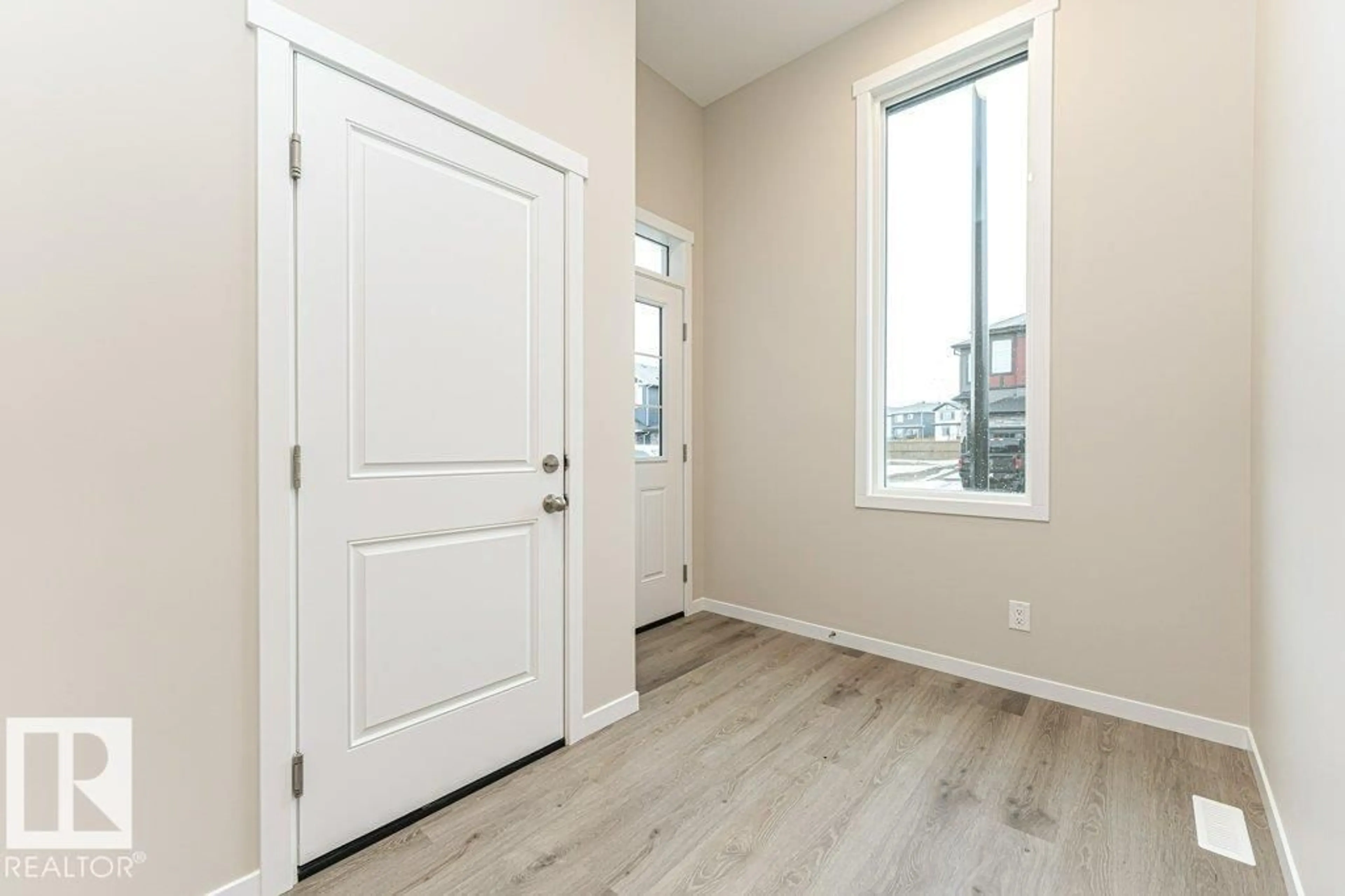 Indoor entryway for 2616 158 ST, Edmonton Alberta T6W5P6