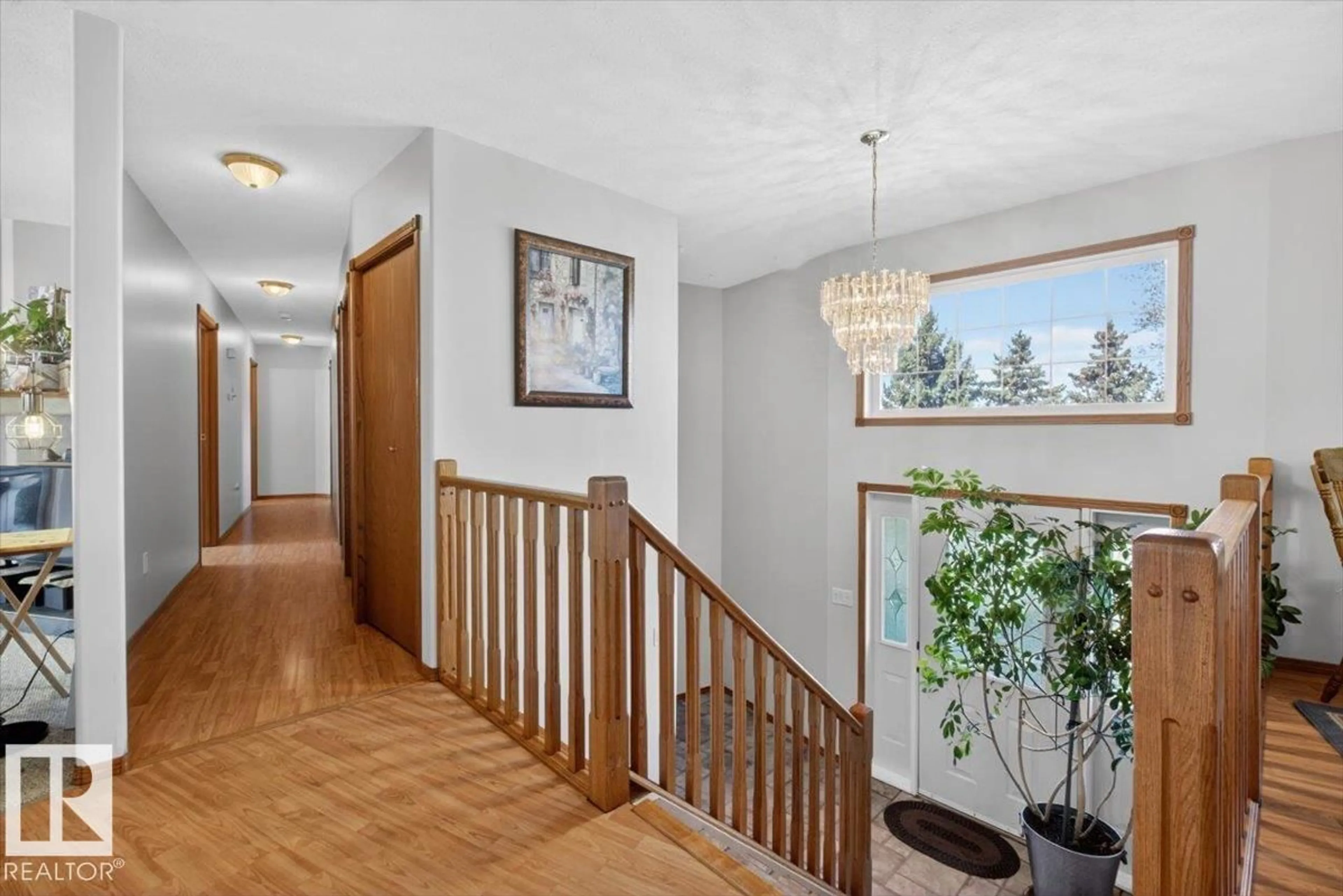 Indoor foyer for 23 23114A TWP ROAD 564, Rural Sturgeon County Alberta T0A1N0