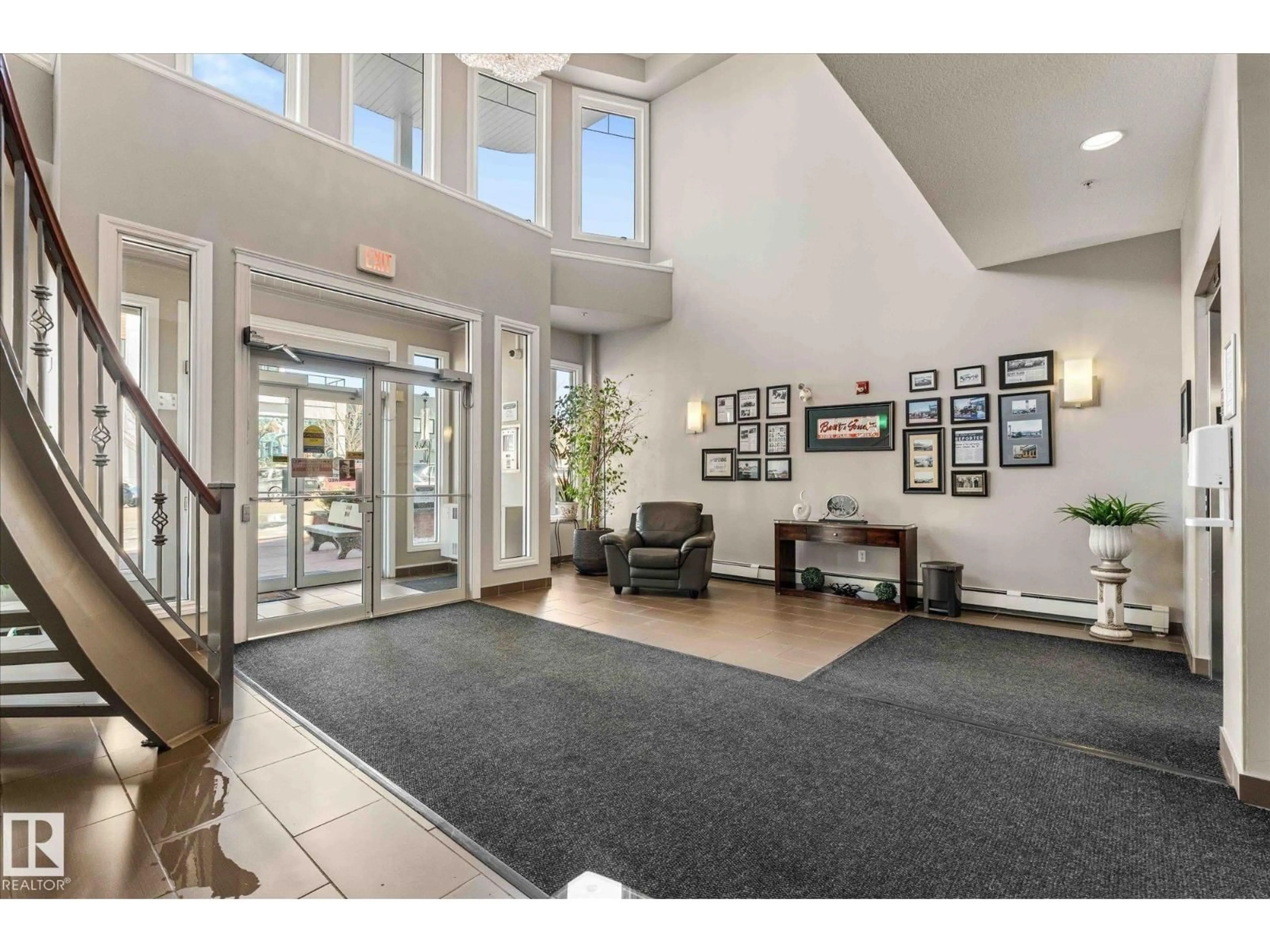 Indoor entryway for #110 - 5211 50 ST, Stony Plain Alberta T7Z0C1