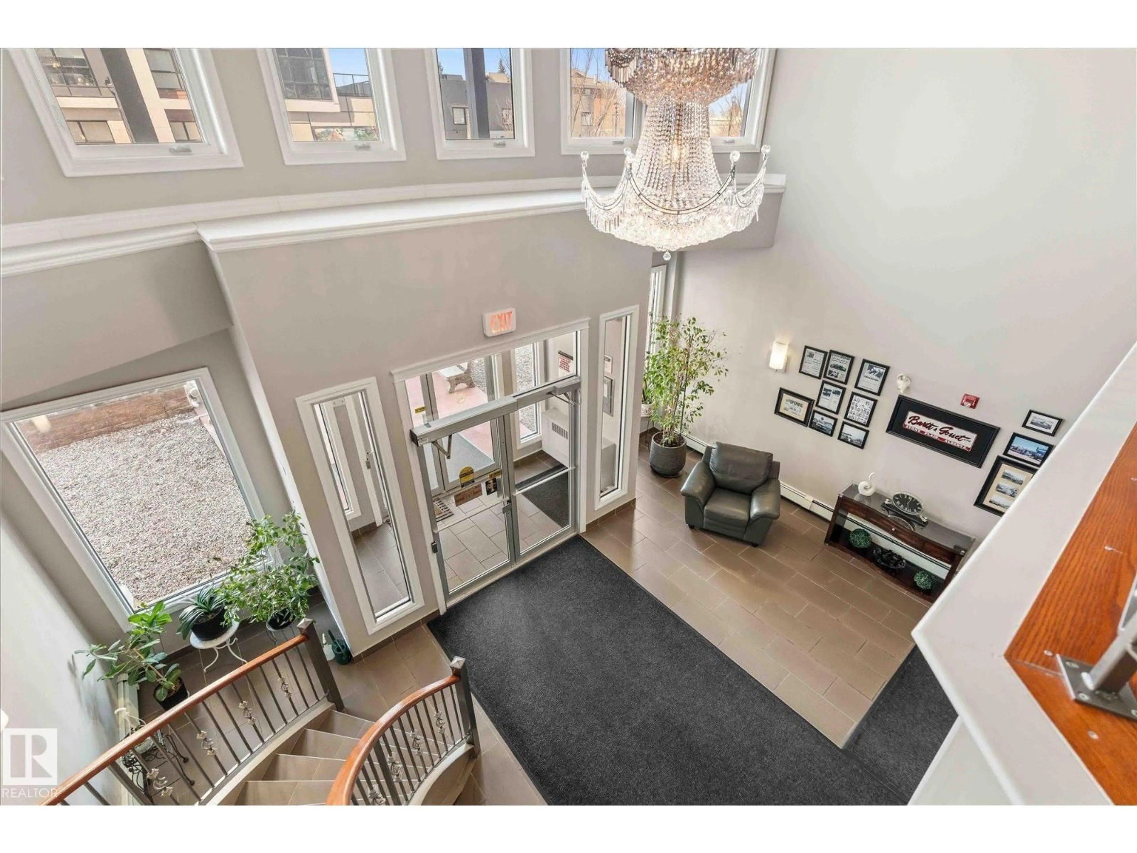 Indoor foyer for #110 - 5211 50 ST, Stony Plain Alberta T7Z0C1