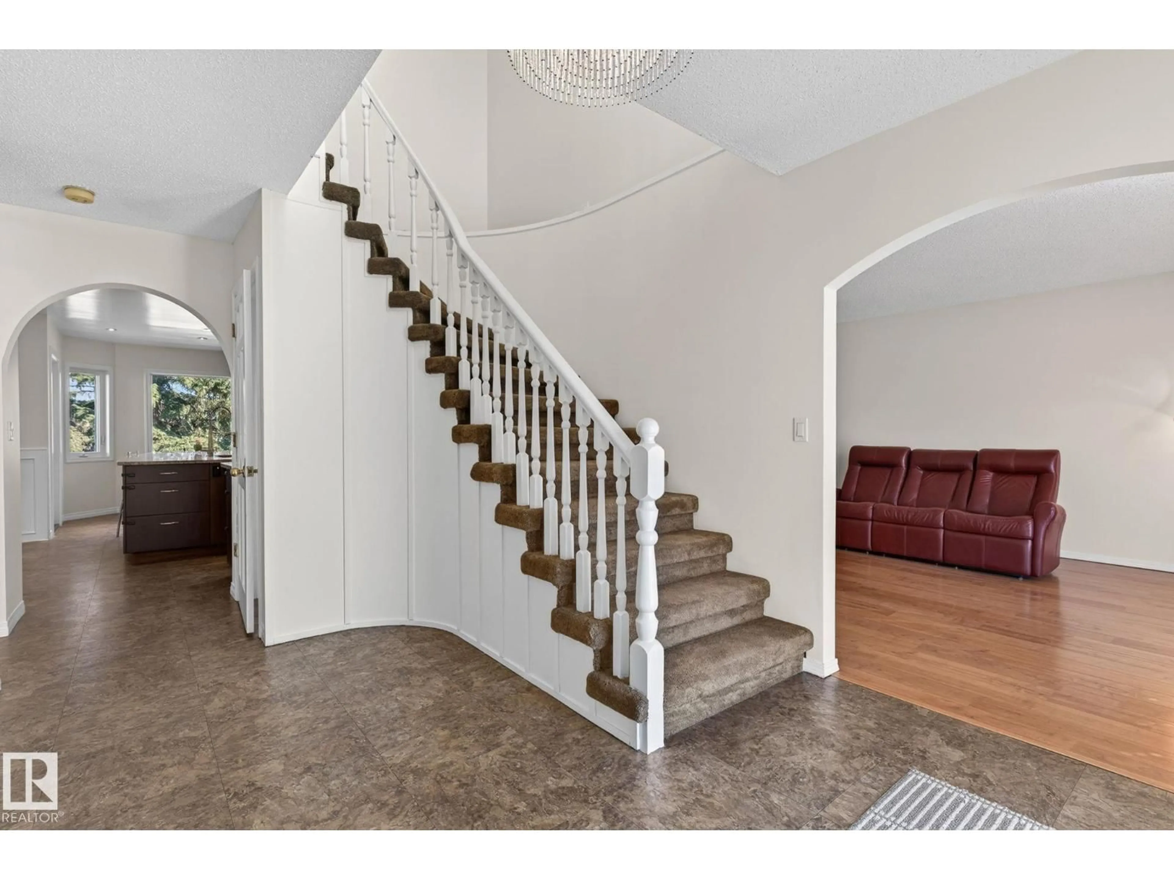 Stairs for 176 WAYGOOD RD, Edmonton Alberta T5T5M4