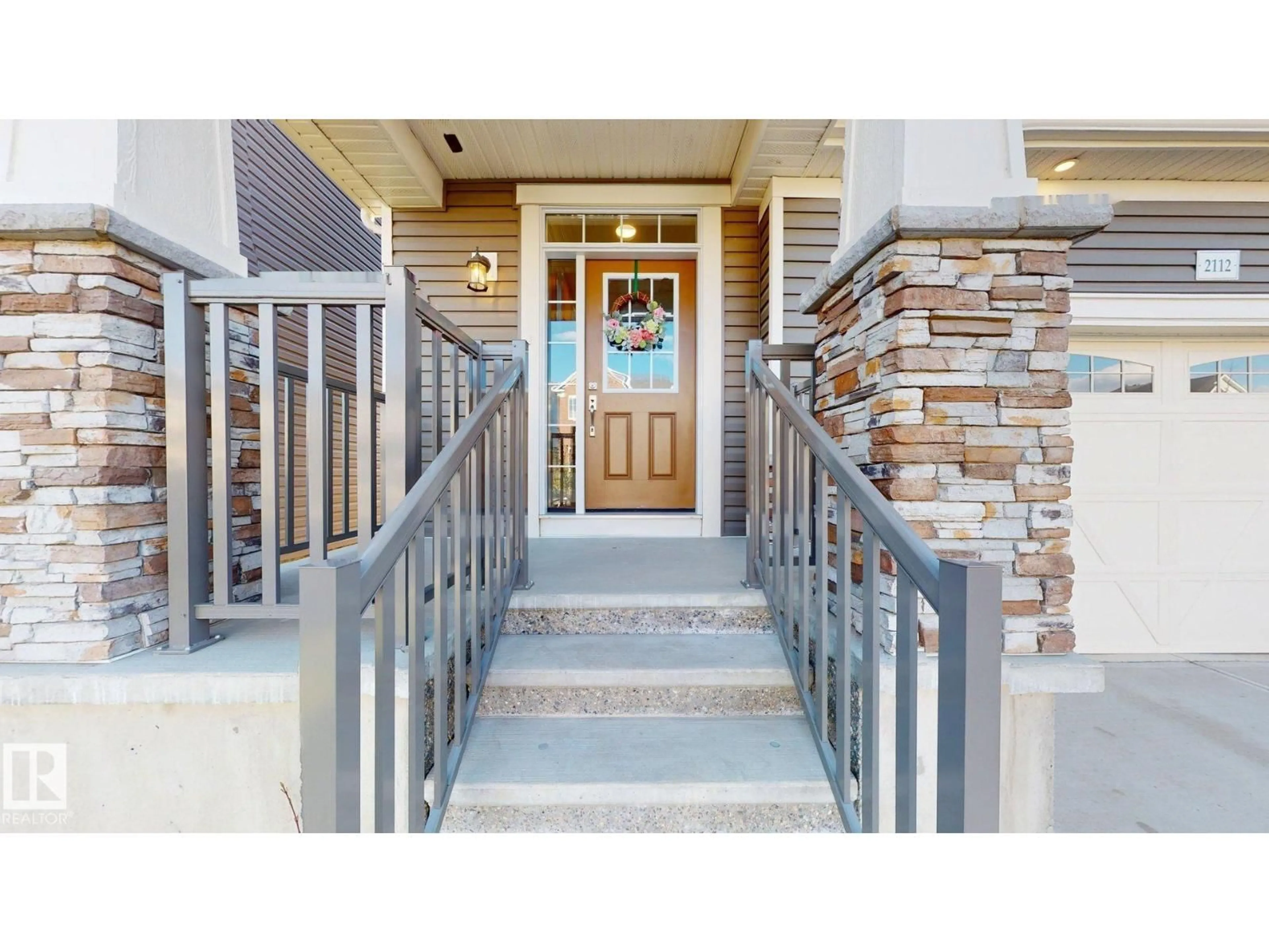 Indoor entryway for NW - 2112 208 ST, Edmonton Alberta T6M2X6