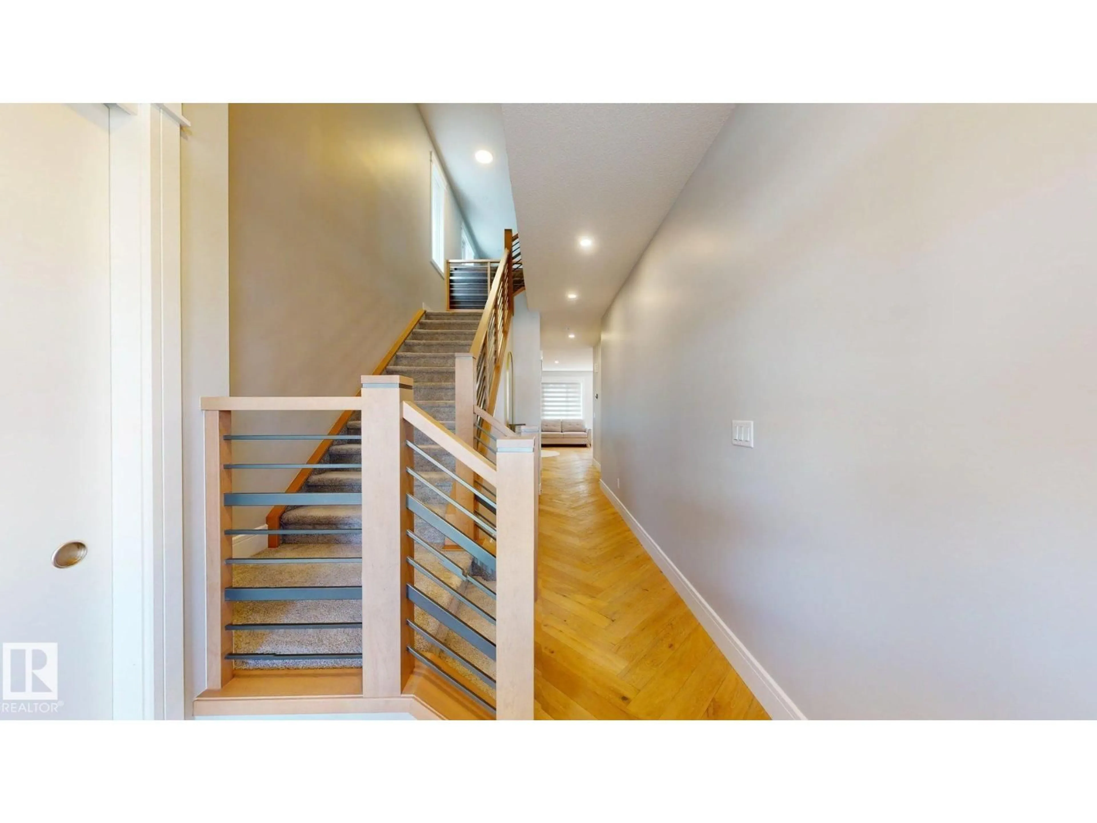 Stairs for NW - 2112 208 ST, Edmonton Alberta T6M2X6