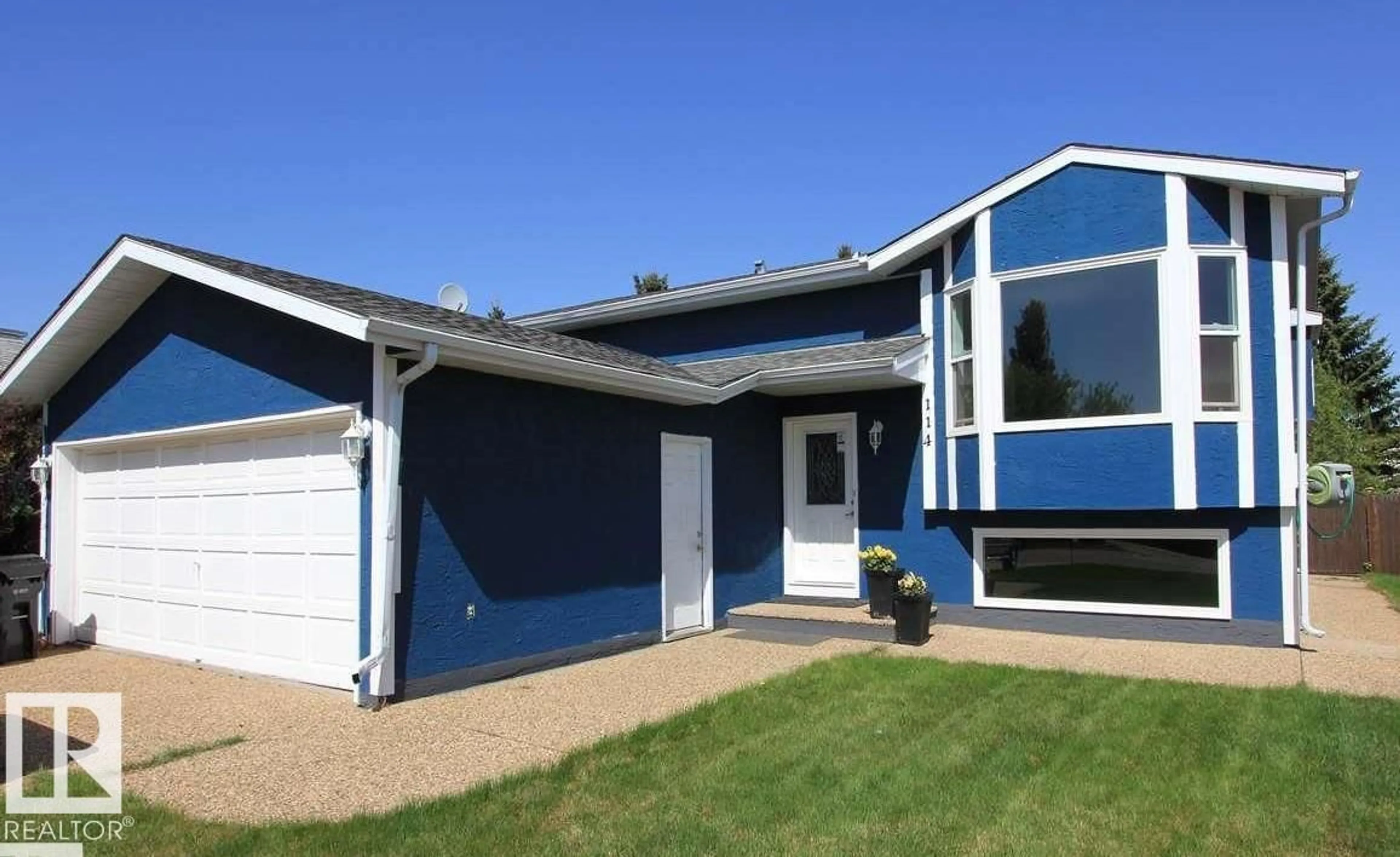 Home with vinyl exterior material, street for 114 WESTBOURNE RD, Spruce Grove Alberta T7X1R6