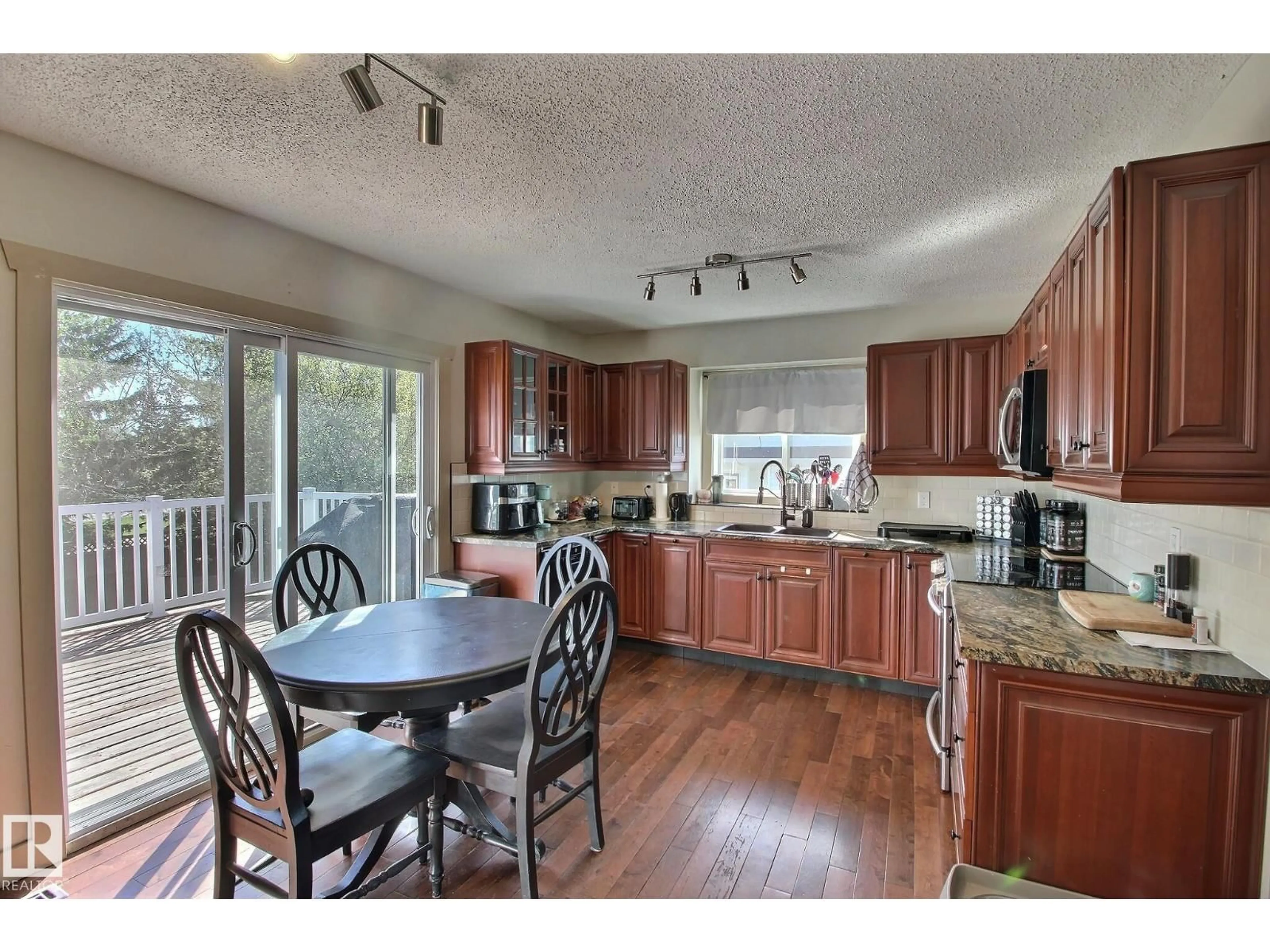 Open concept kitchen, unknown for 114 WESTBOURNE RD, Spruce Grove Alberta T7X1R6