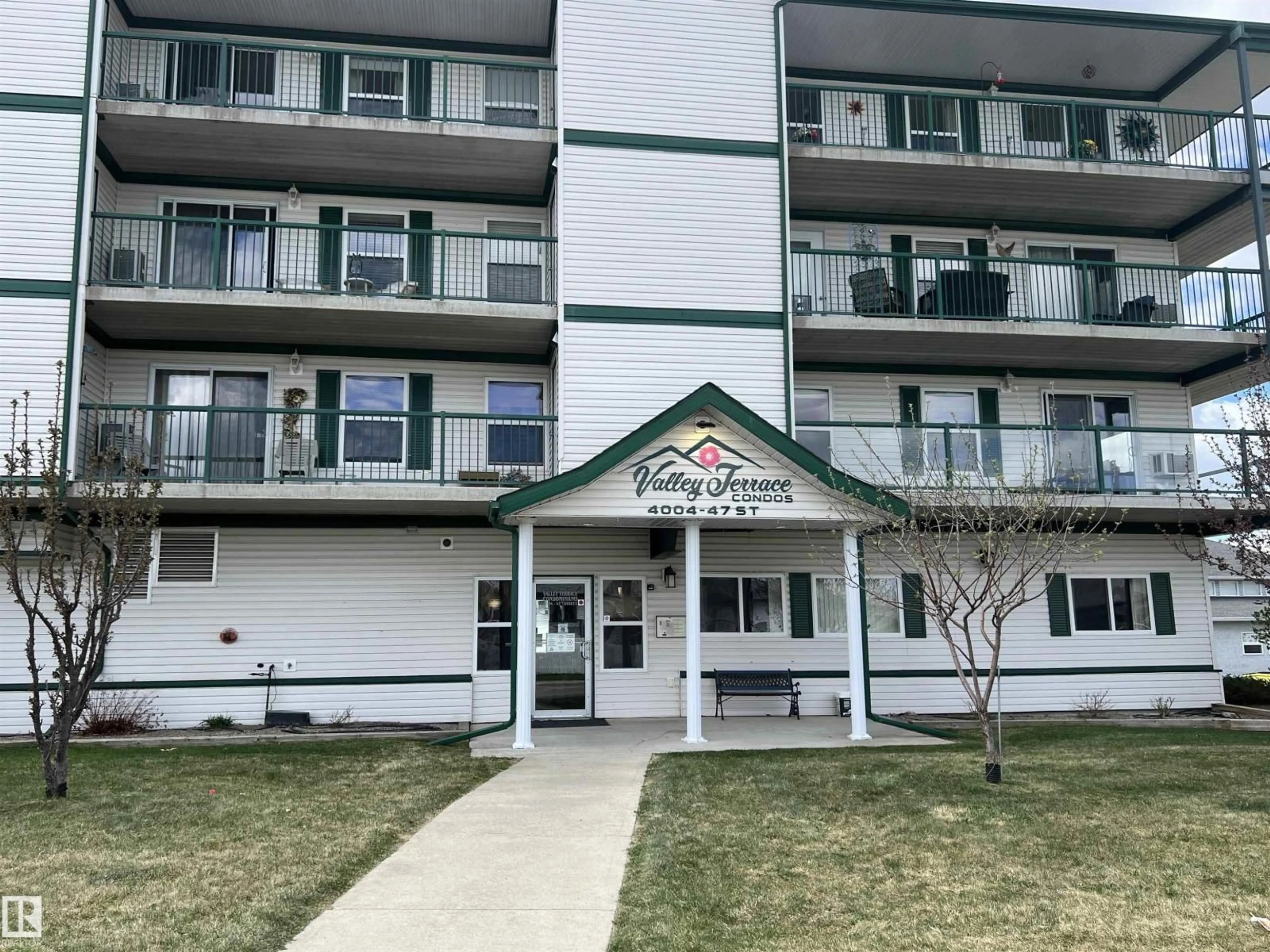 Unknown for 303 - 4004 47 ST, Drayton Valley Alberta T7A0A2