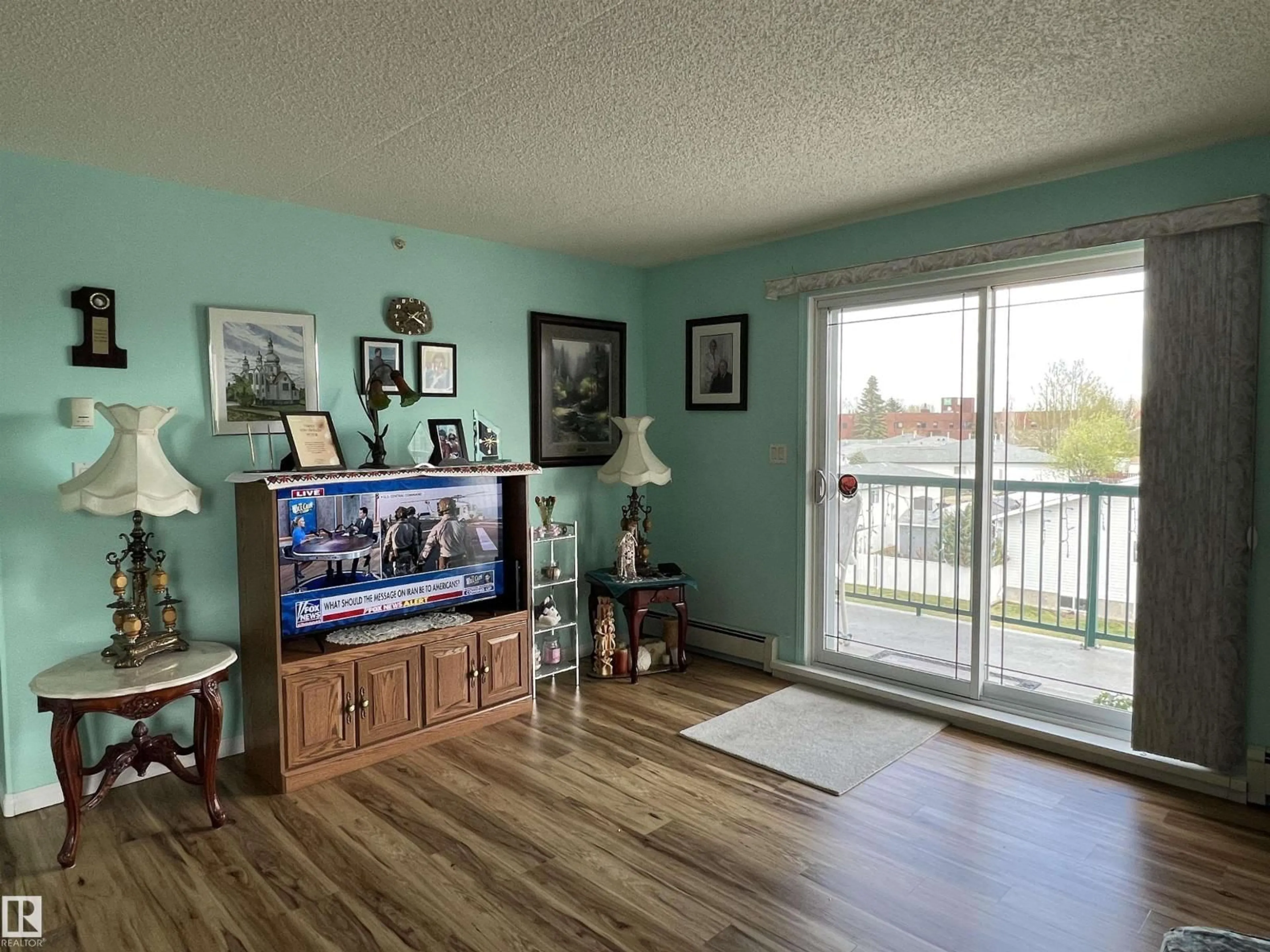 Living room with furniture, unknown for 303 - 4004 47 ST, Drayton Valley Alberta T7A0A2