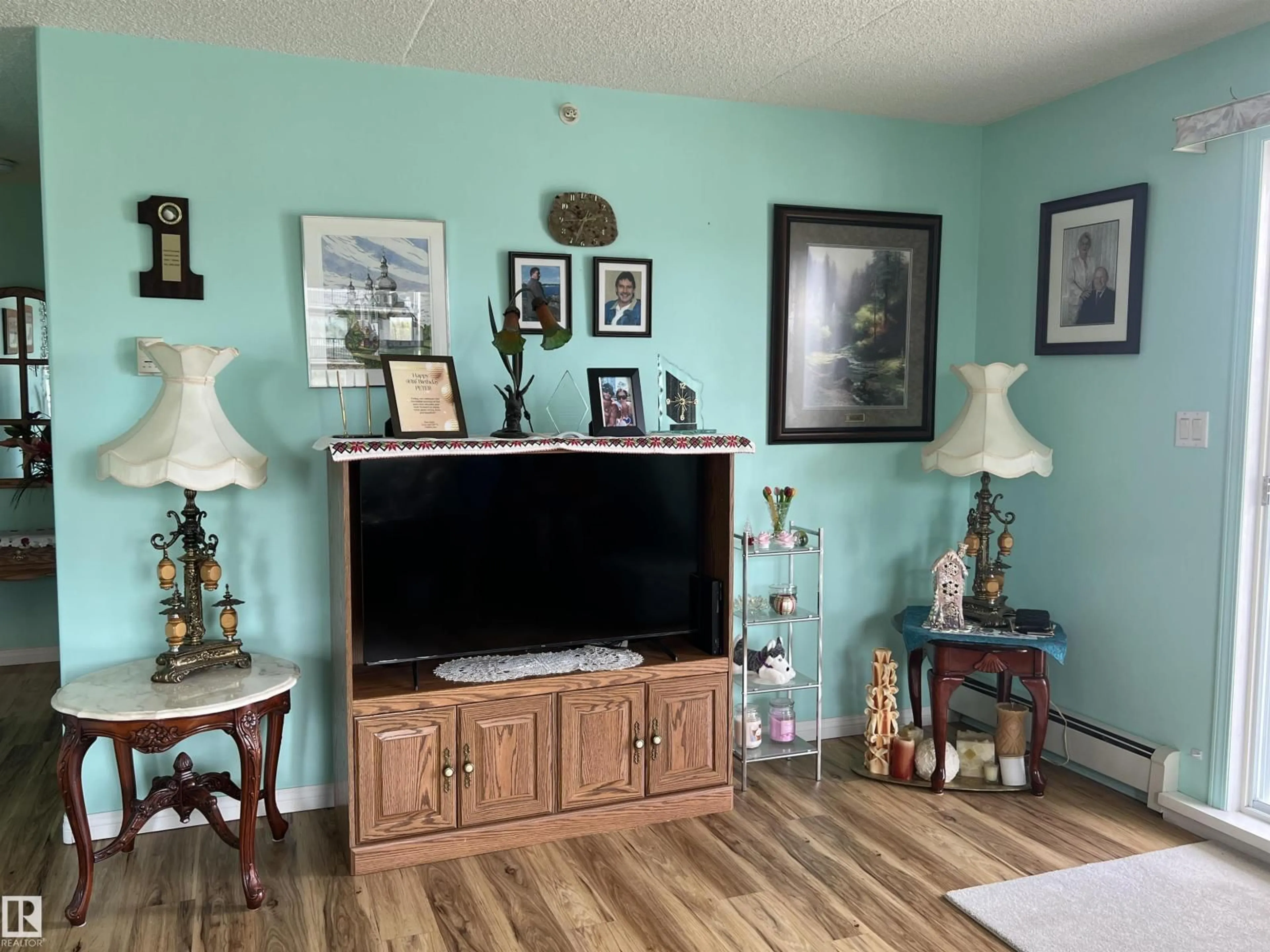 Unknown for 303 - 4004 47 ST, Drayton Valley Alberta T7A0A2