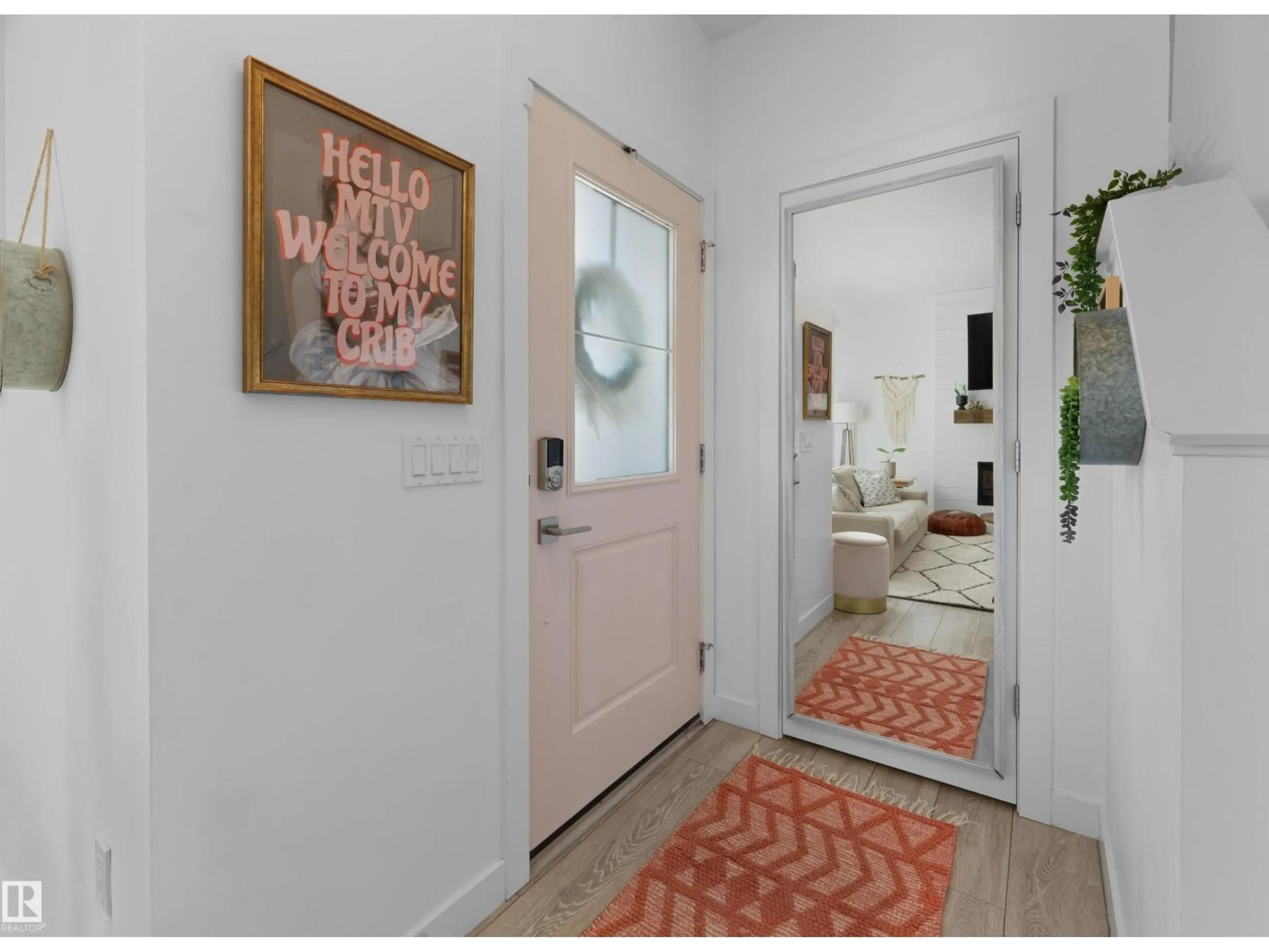 Indoor entryway for 3608 8 AV, Edmonton Alberta T6X2G6