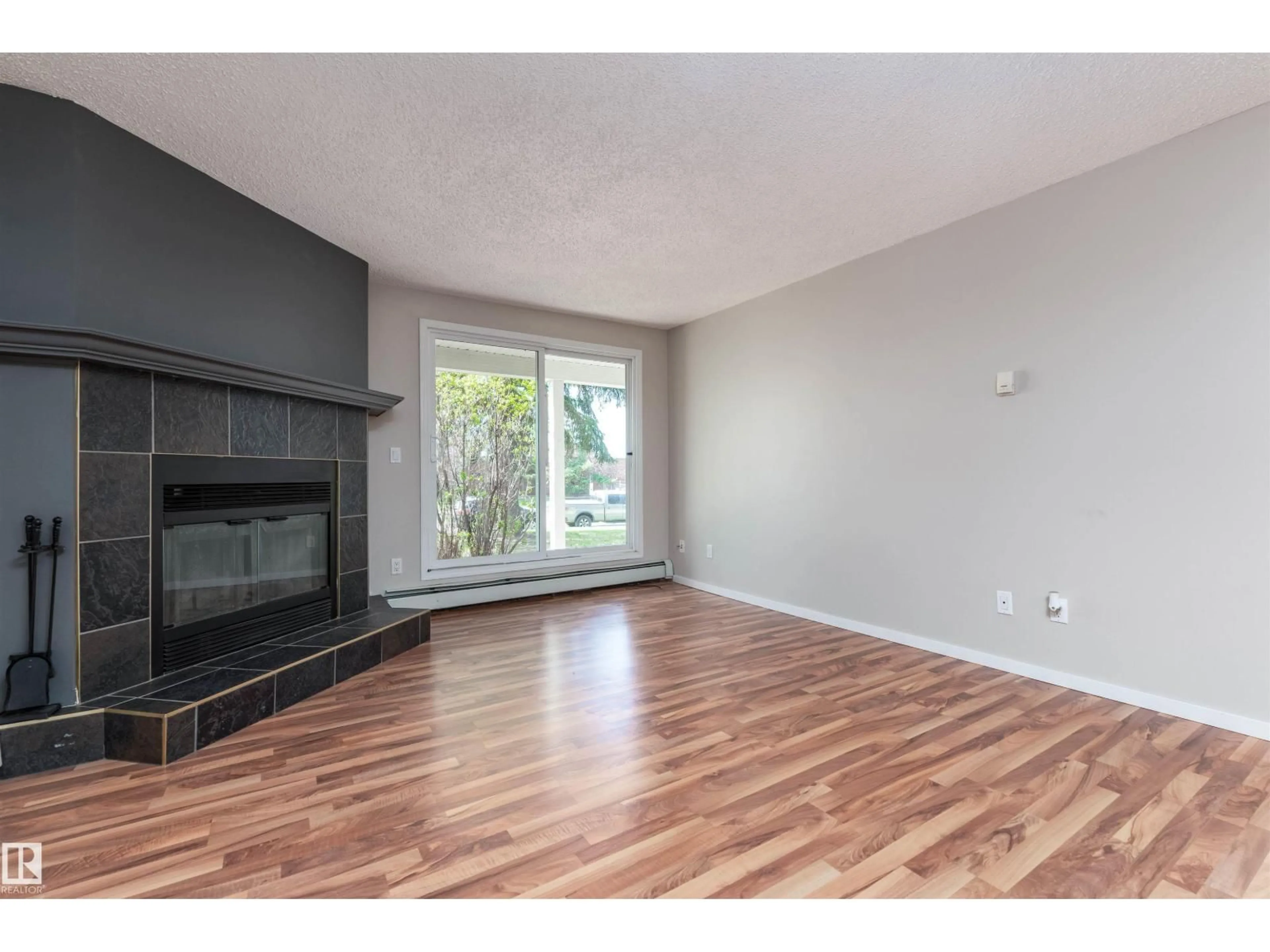 A pic of a room for #104 - 328 WOODBRIDGE WY, Sherwood Park Alberta T8A4G3
