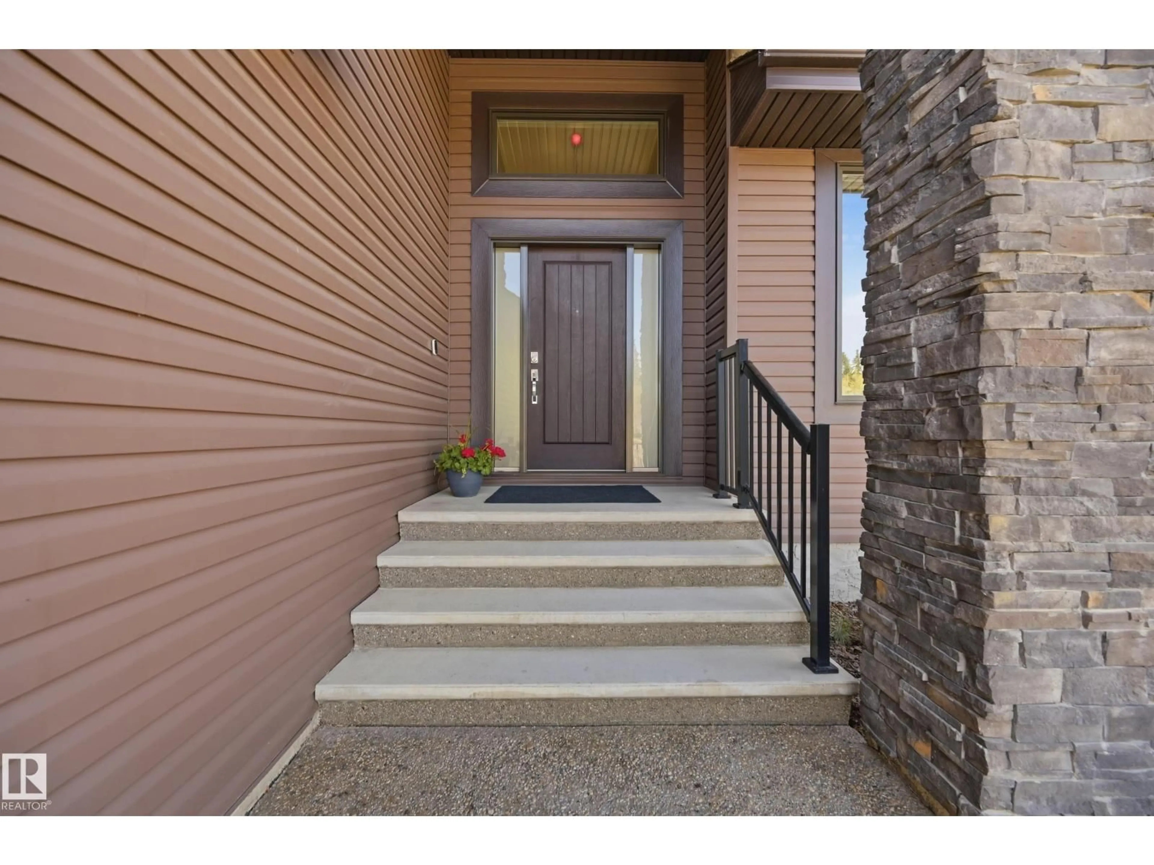 Indoor entryway for 60 LACOMBE DR, St. Albert Alberta T8N4E8