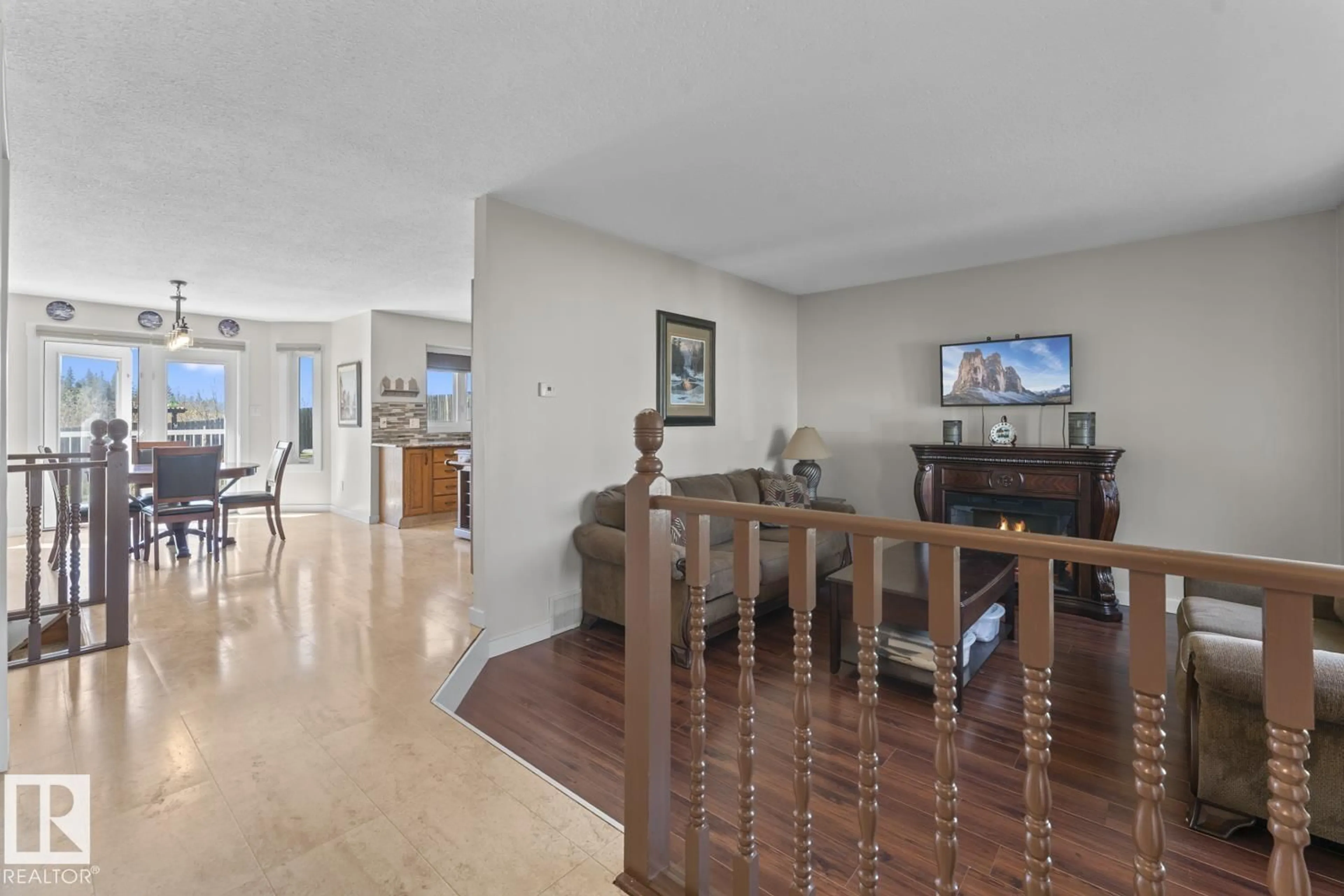 Indoor foyer for 1938 FOREST DR, Cold Lake Alberta T9M1M1