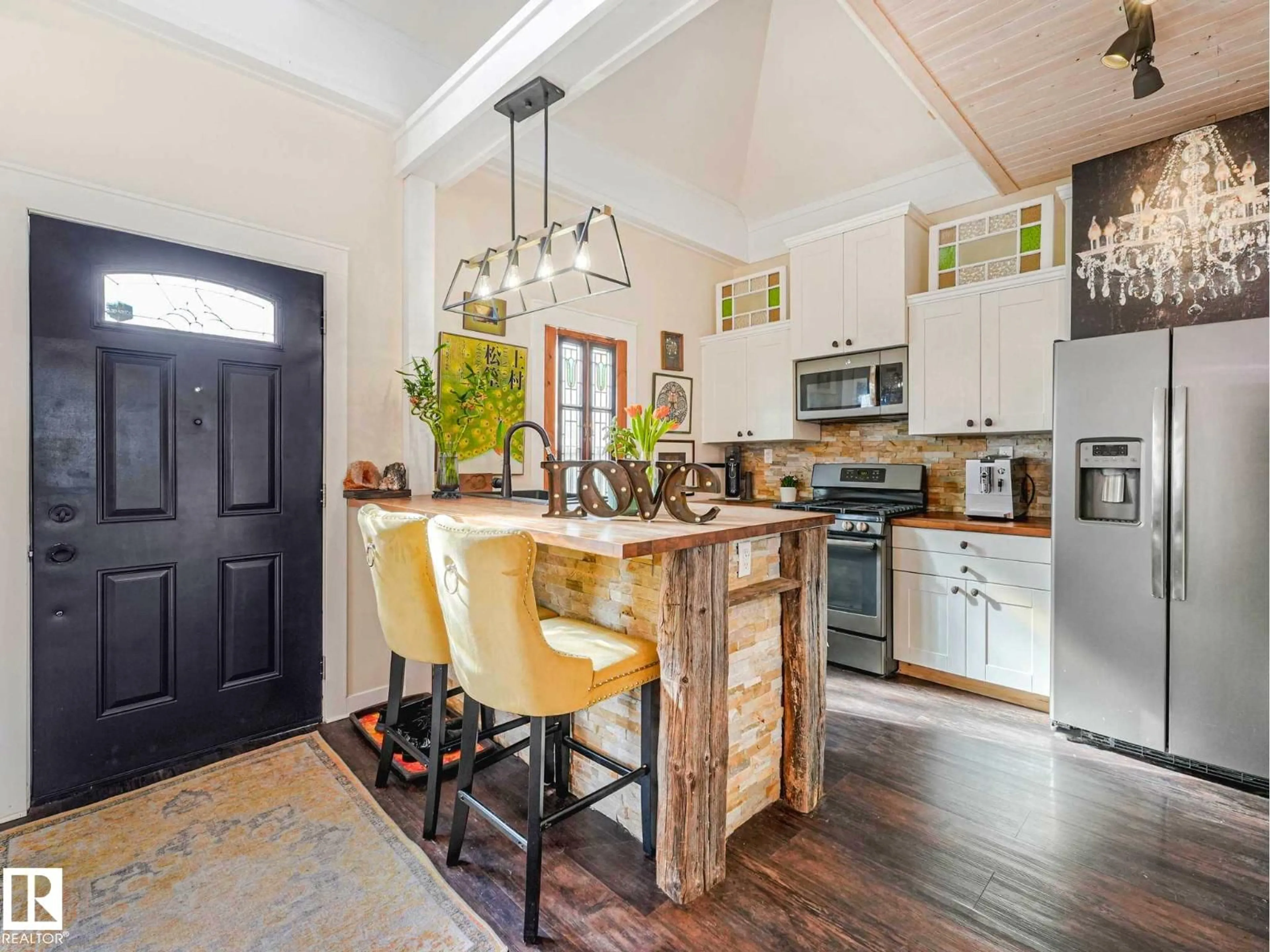 Open concept kitchen, unknown for 4907 50 ST, Bruderheim Alberta T0B0S0