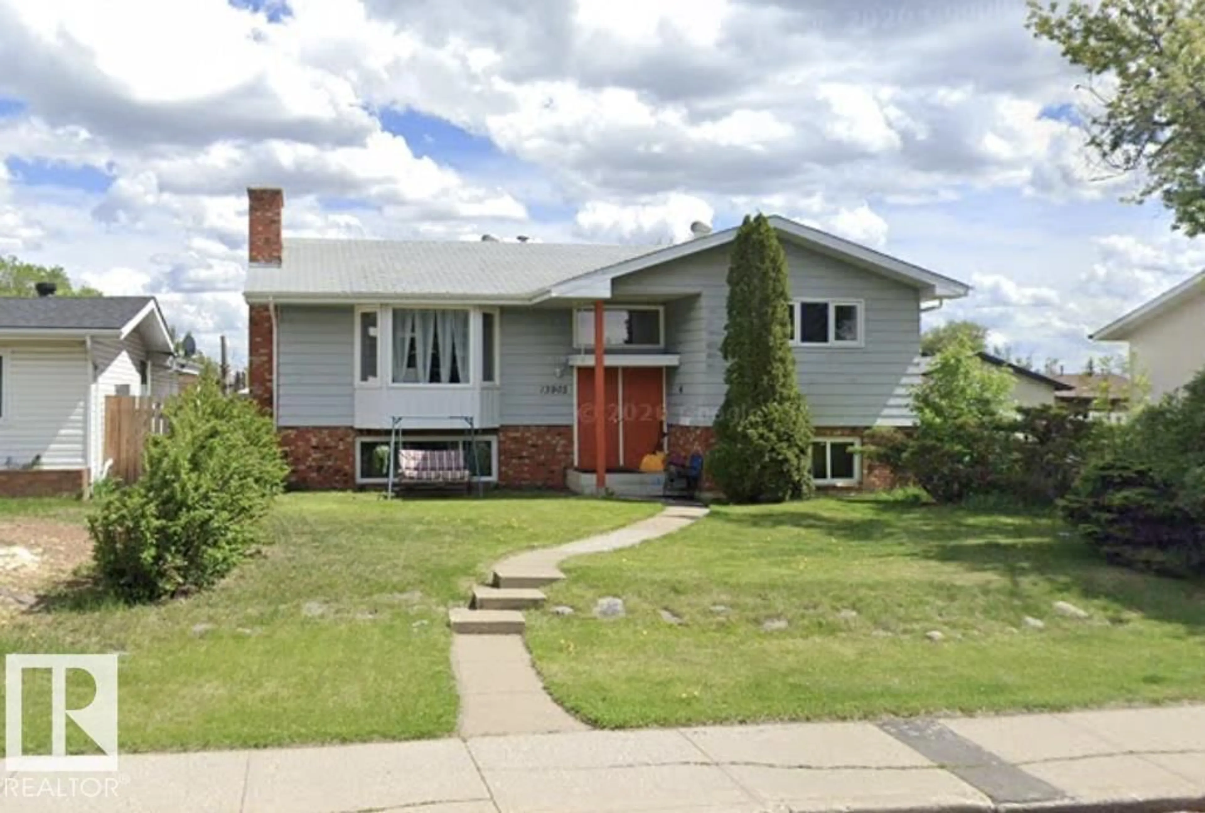 Home with vinyl exterior material, street for NW - 13903 87 ST, Edmonton Alberta T5E3G2