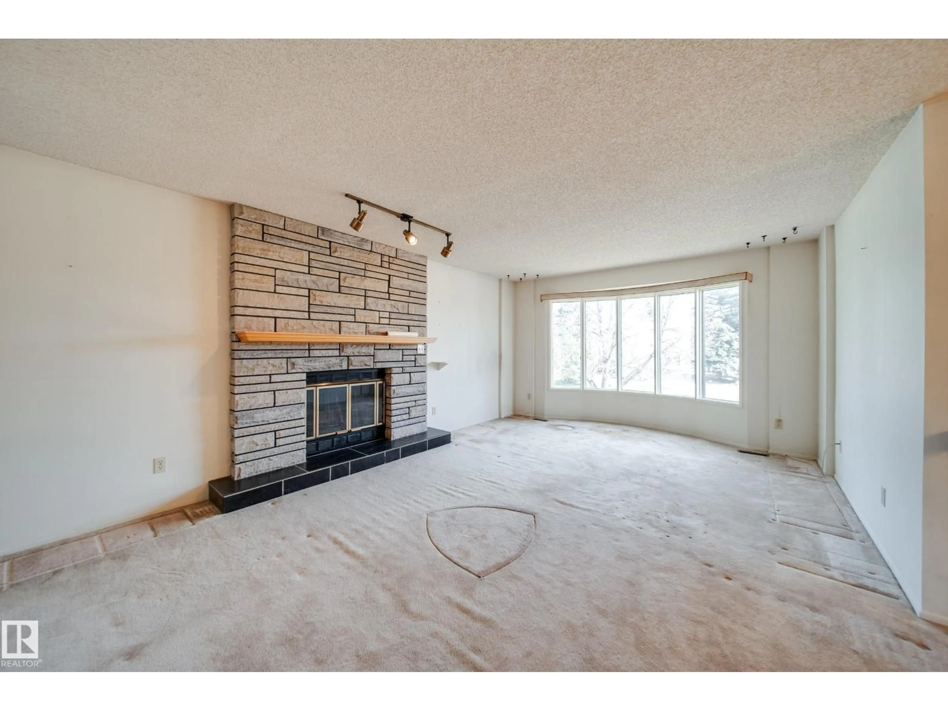 A pic of a room for 1030 106 ST, Edmonton Alberta T6J6H1