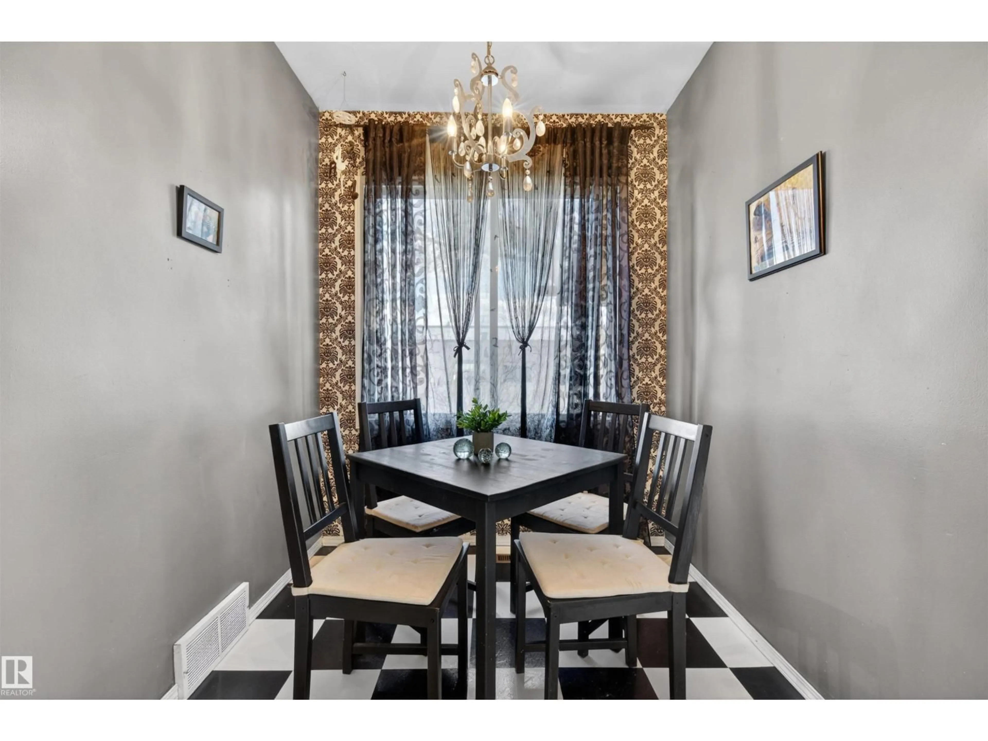 Dining room, unknown for 6402 106 ST NW, Edmonton Alberta T6H2V4