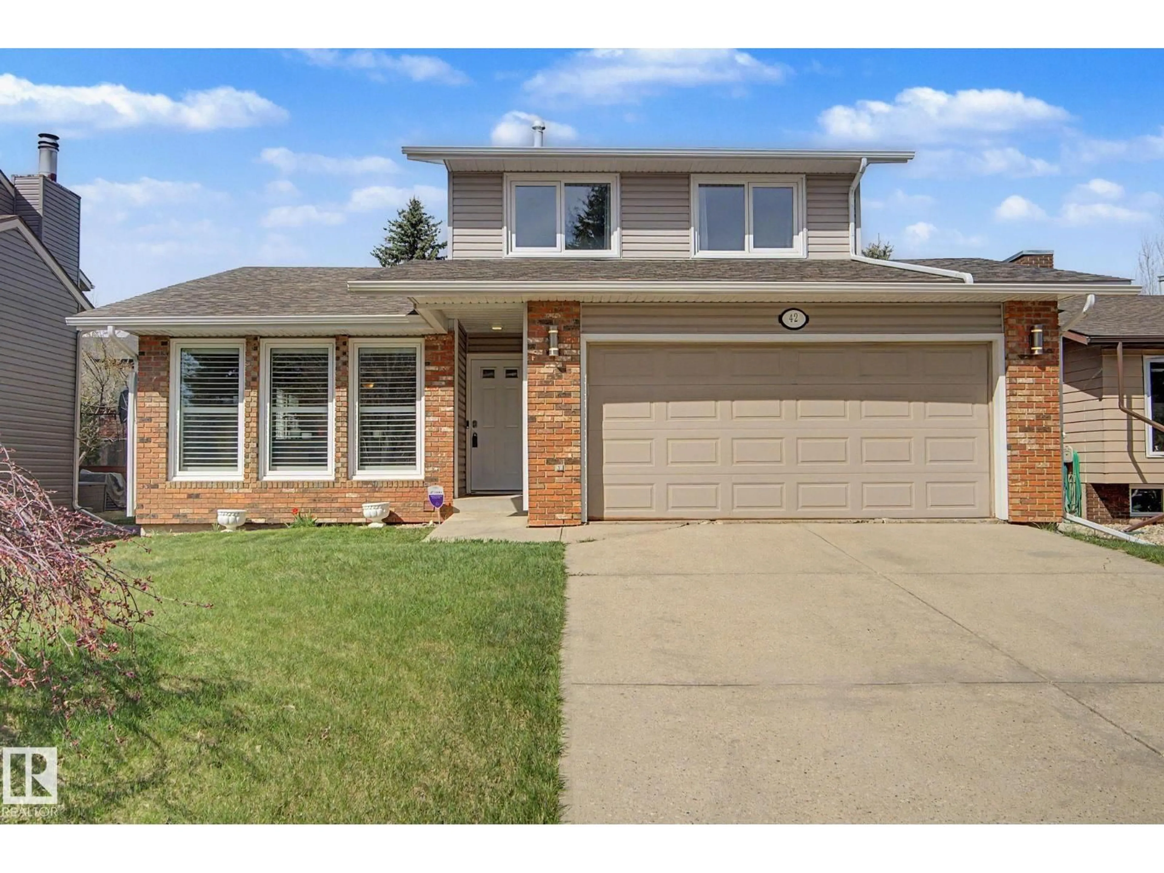 Home with brick exterior material, street for 42 WOODLAKE RD, Sherwood Park Alberta T8A4B7