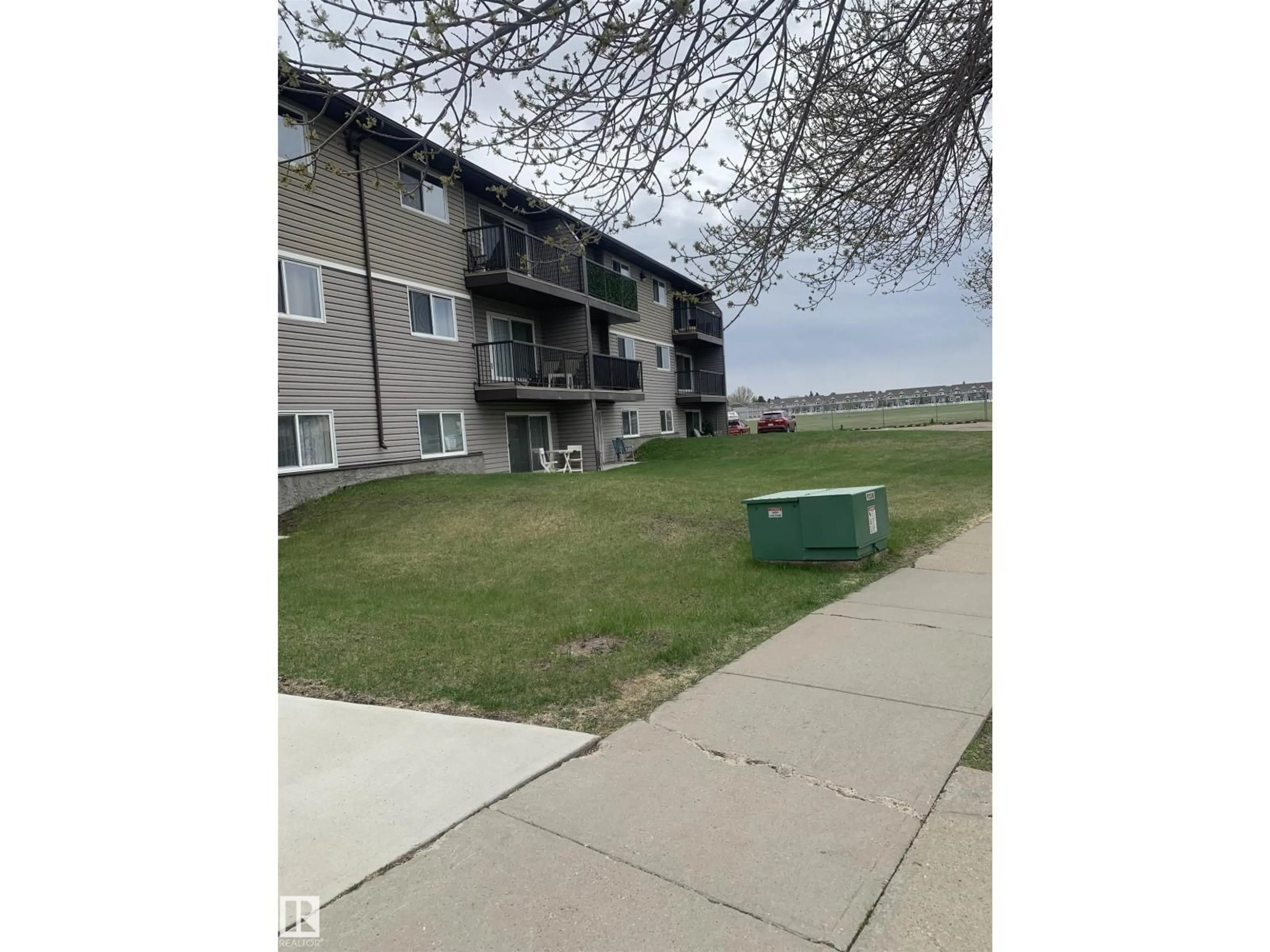 A pic from outside/outdoor area/front of a property/back of a property/a pic from drone, unknown for 121 15105 121 ST NW, Edmonton Alberta T5X2G3