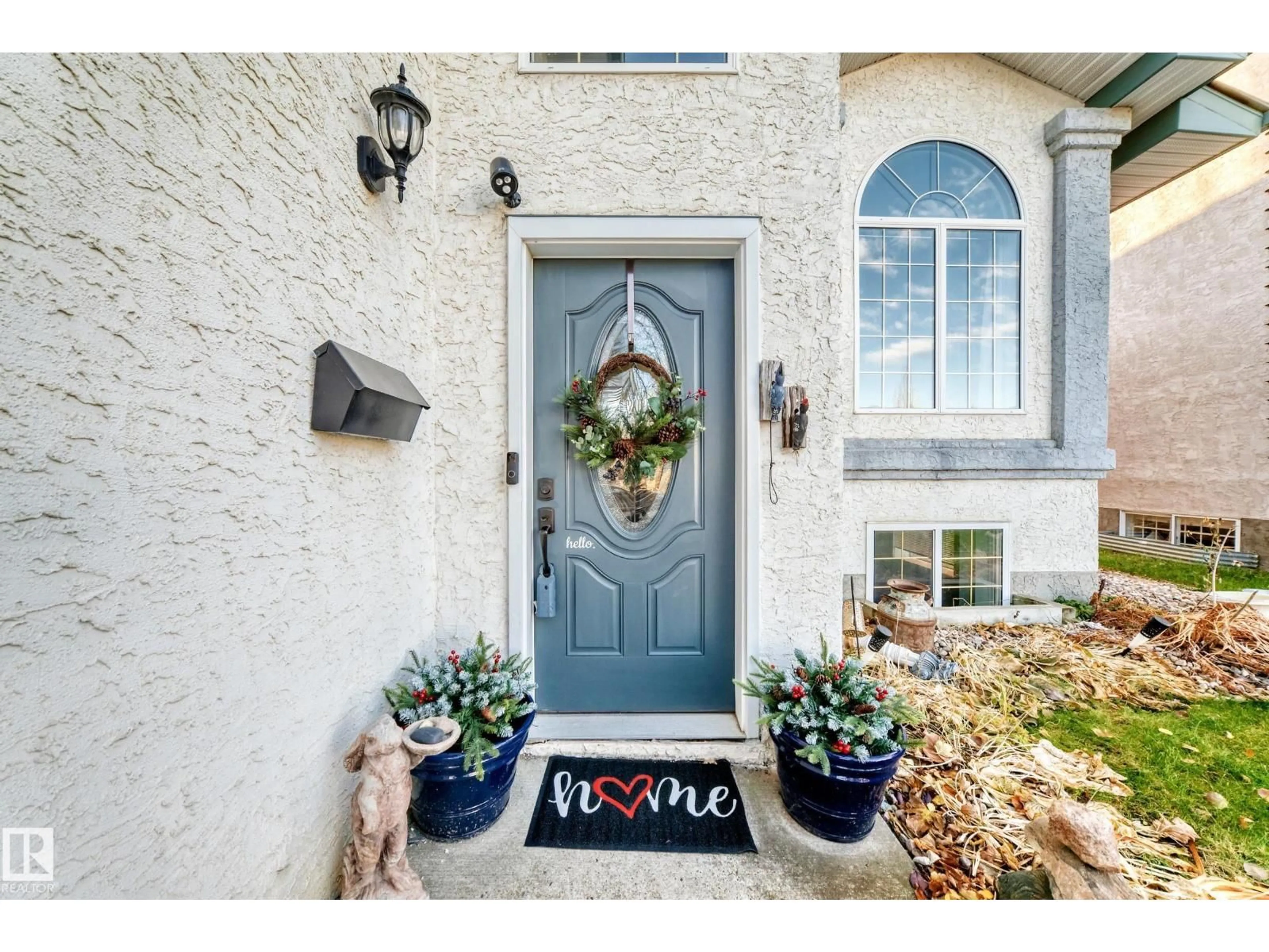 Indoor entryway for 1619 WELBOURN COVE CV, Edmonton Alberta T6M2M5