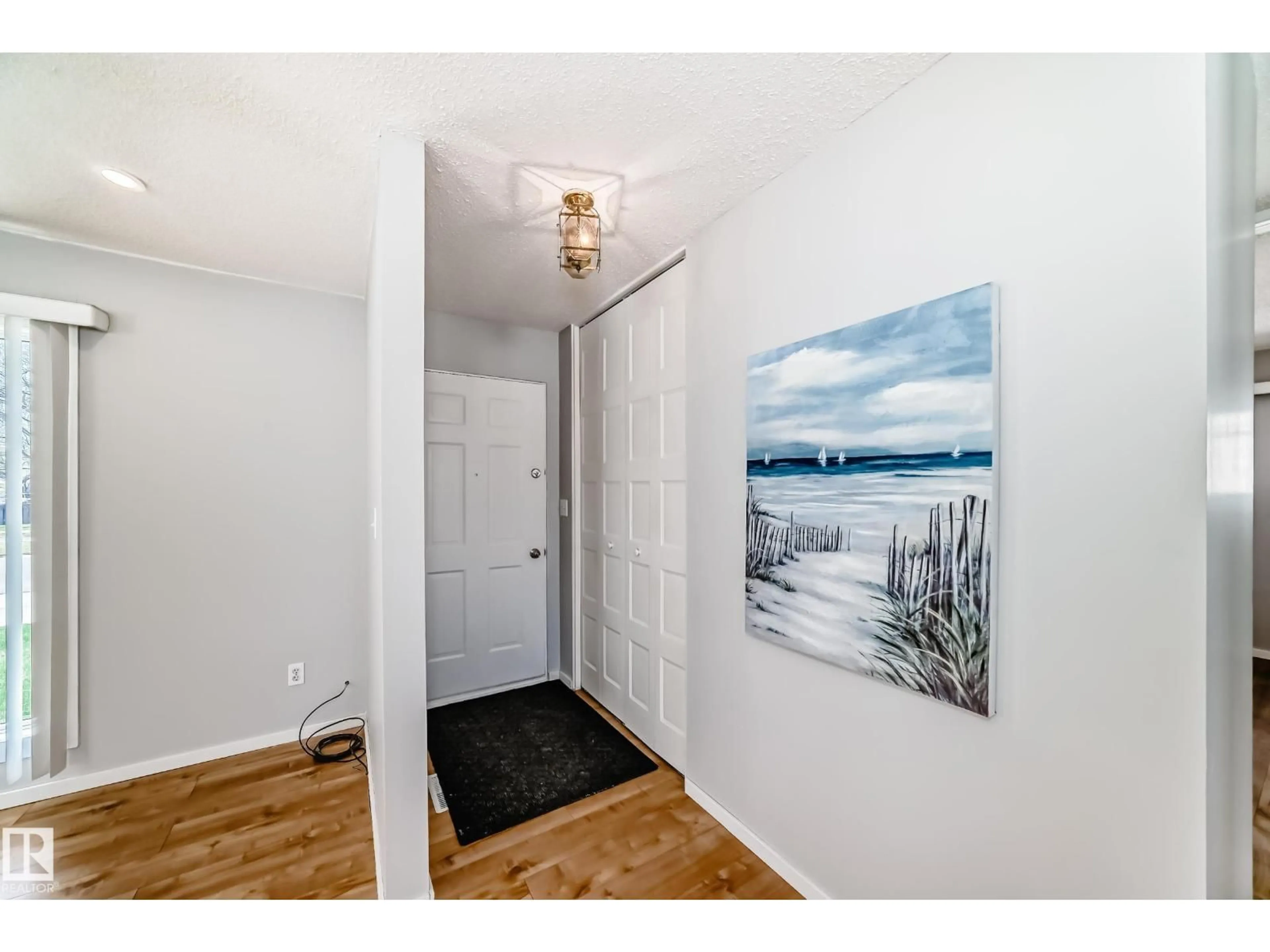 Indoor entryway for NW - 16819 109 ST, Edmonton Alberta T5X2R5