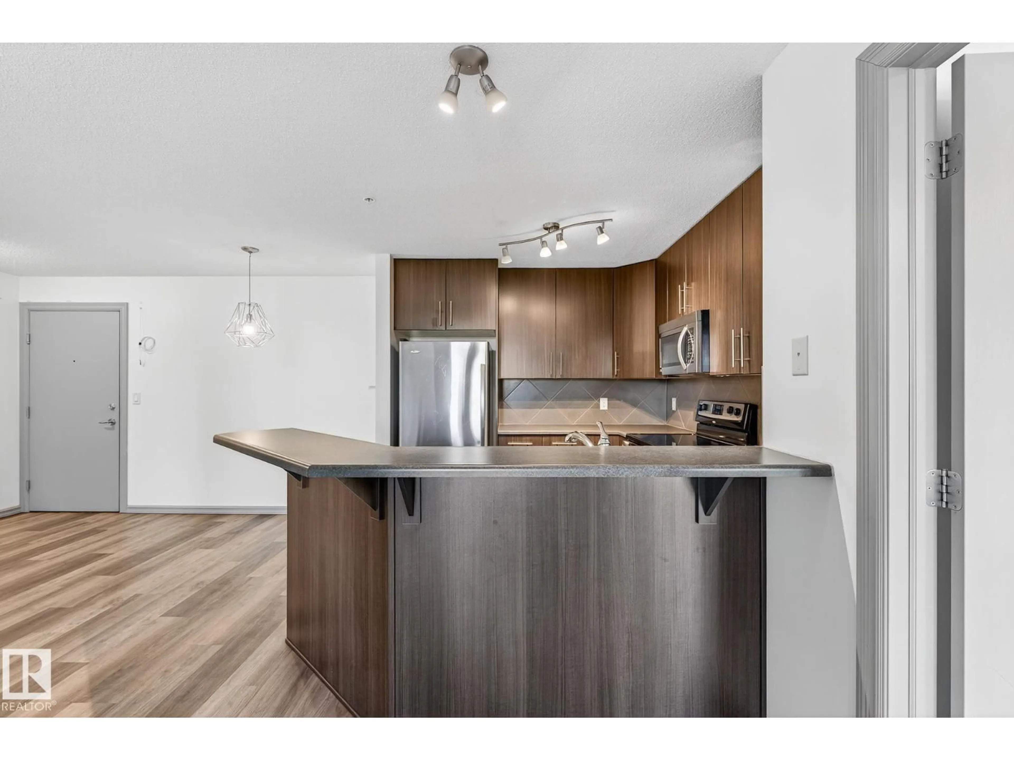 Unknown for #215 - 2208 44 AV NW, Edmonton Alberta T6T0G6