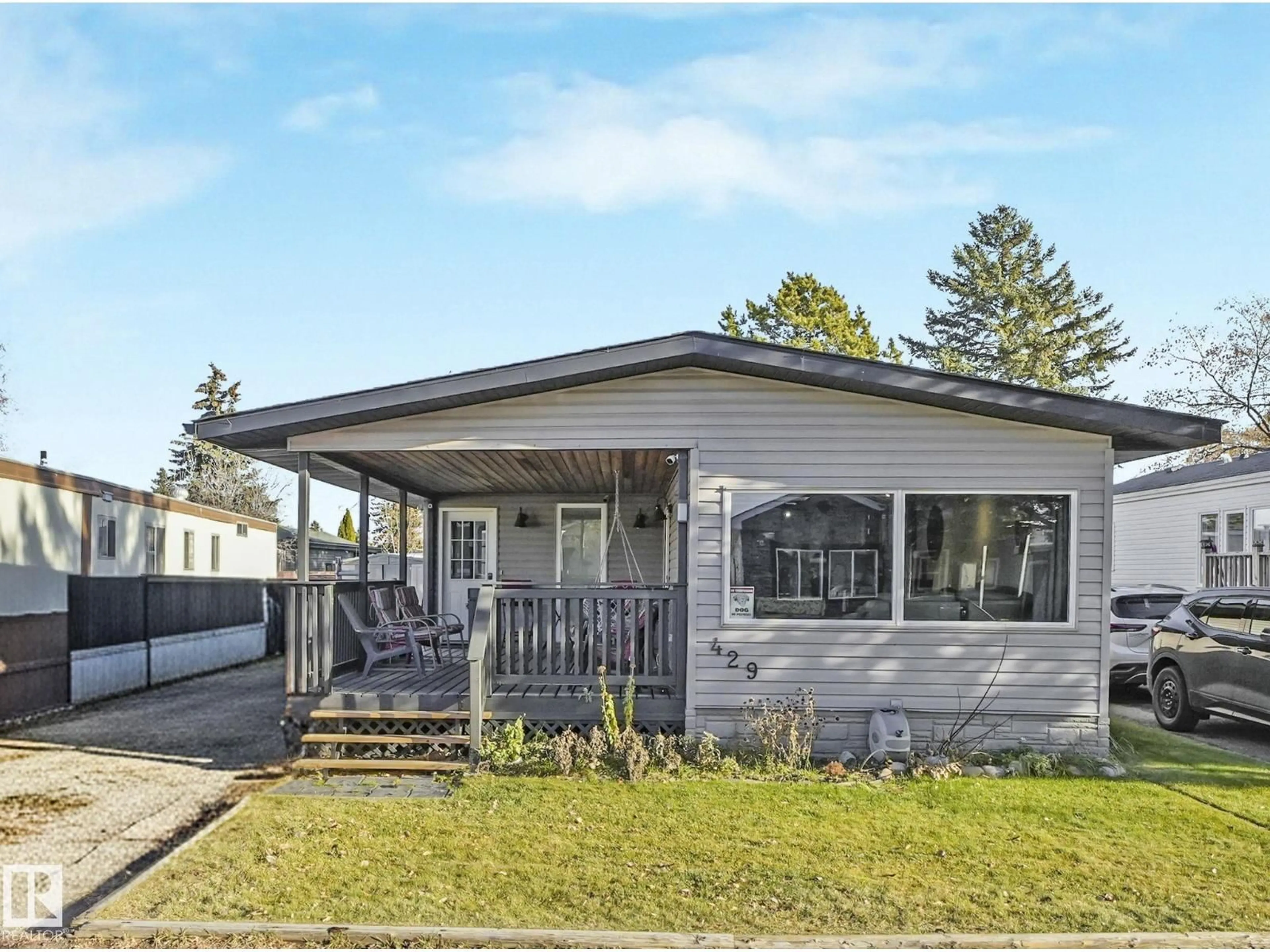 Home with vinyl exterior material, street for 429 WESTVIEW CL, Edmonton Alberta T5S1T5