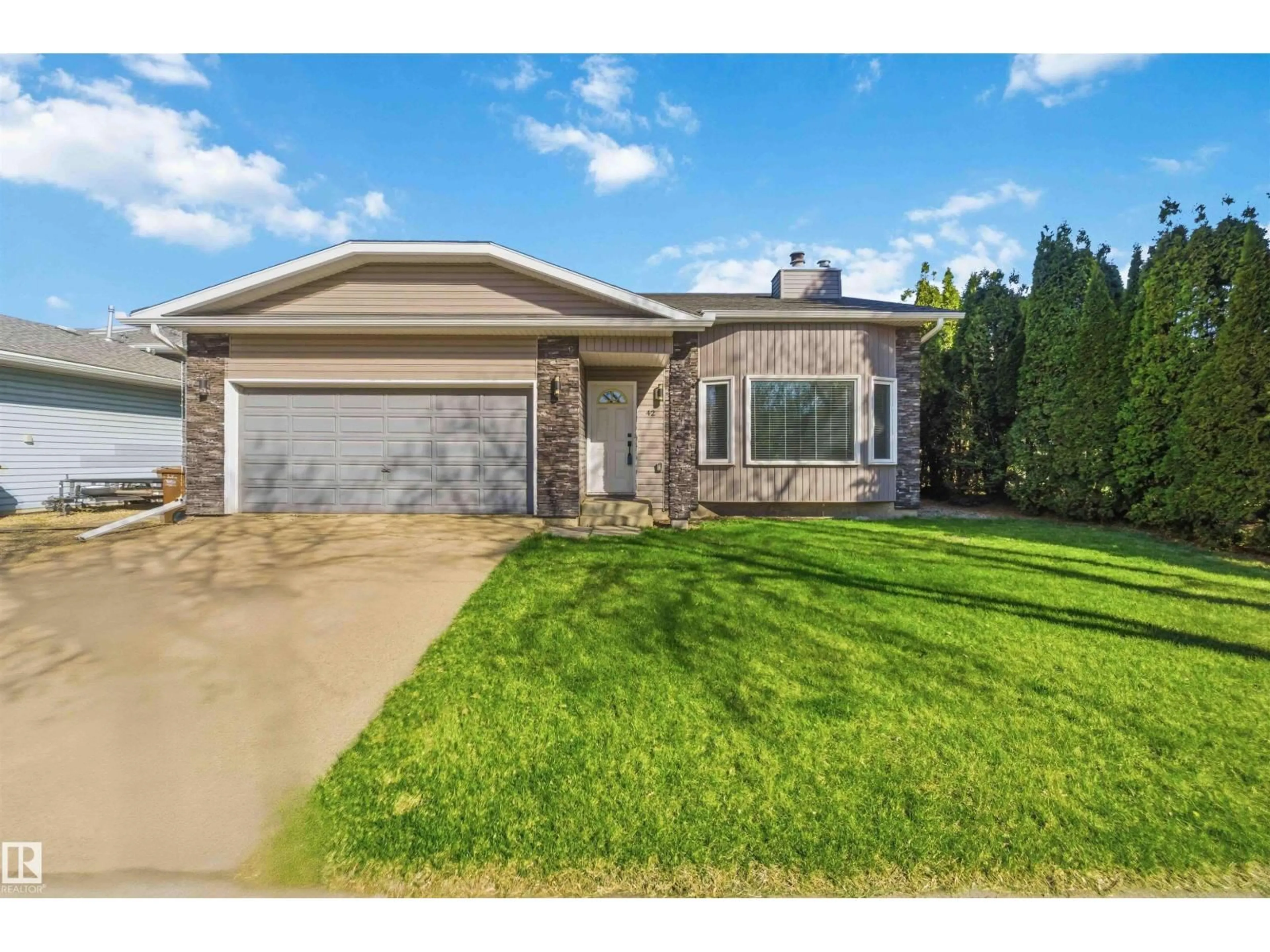 Home with vinyl exterior material, street for 42 PATTERSON CR, St. Albert Alberta T8N4T9