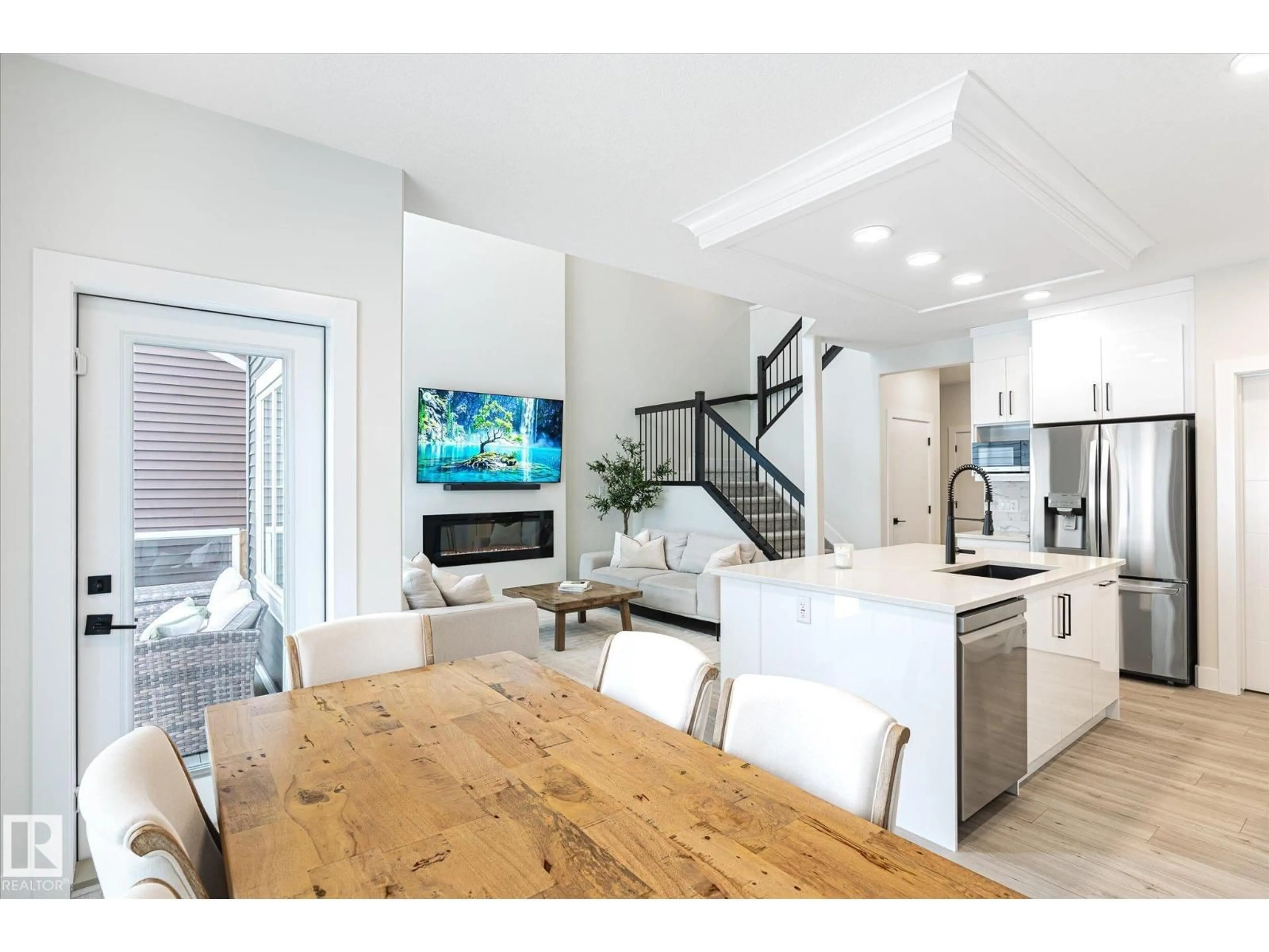 Open concept kitchen, unknown for 1214 EATON LN, Edmonton Alberta T6M1M9