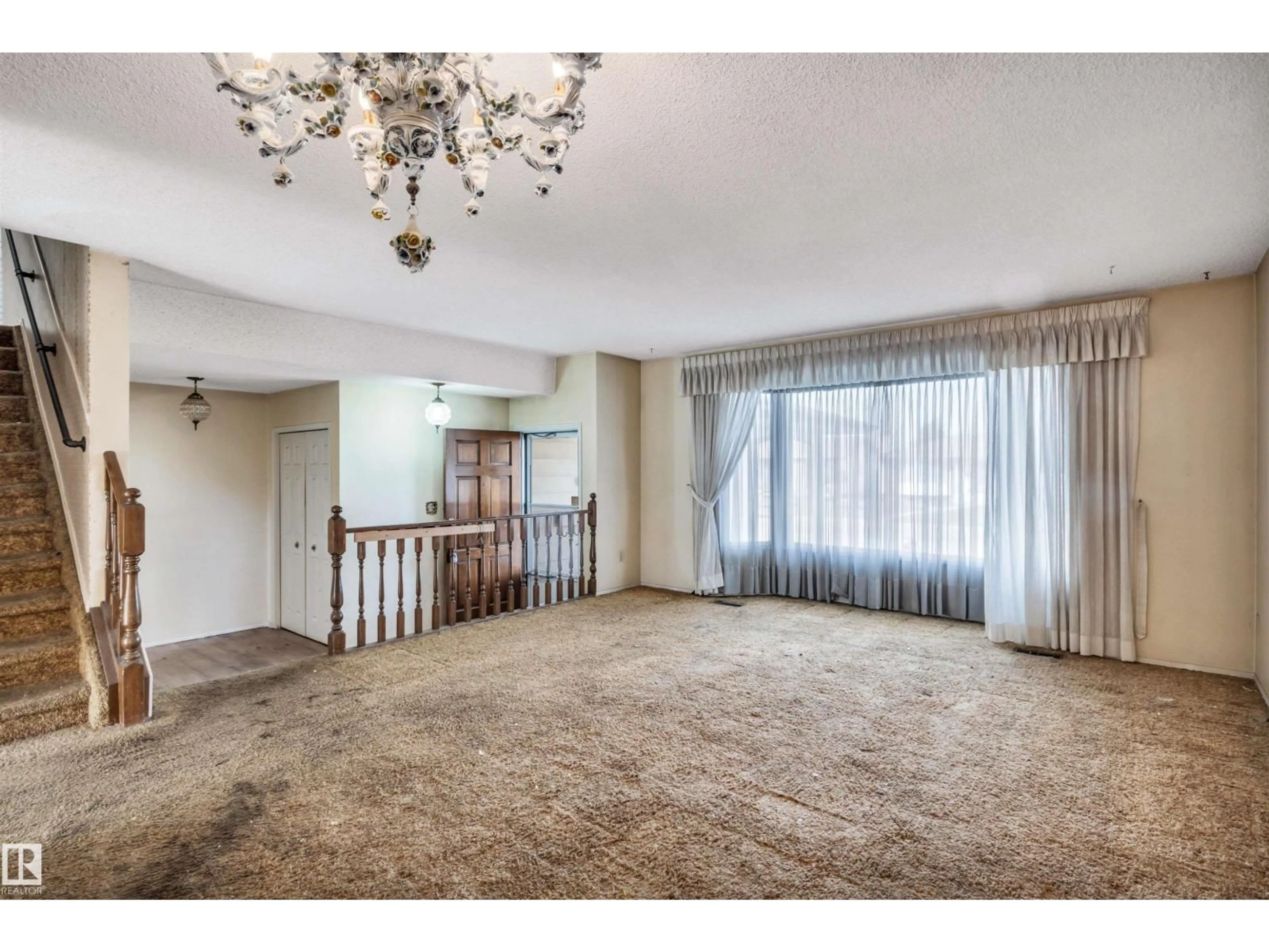 Unknown for 6723 39 AV, Edmonton Alberta T6K2N6