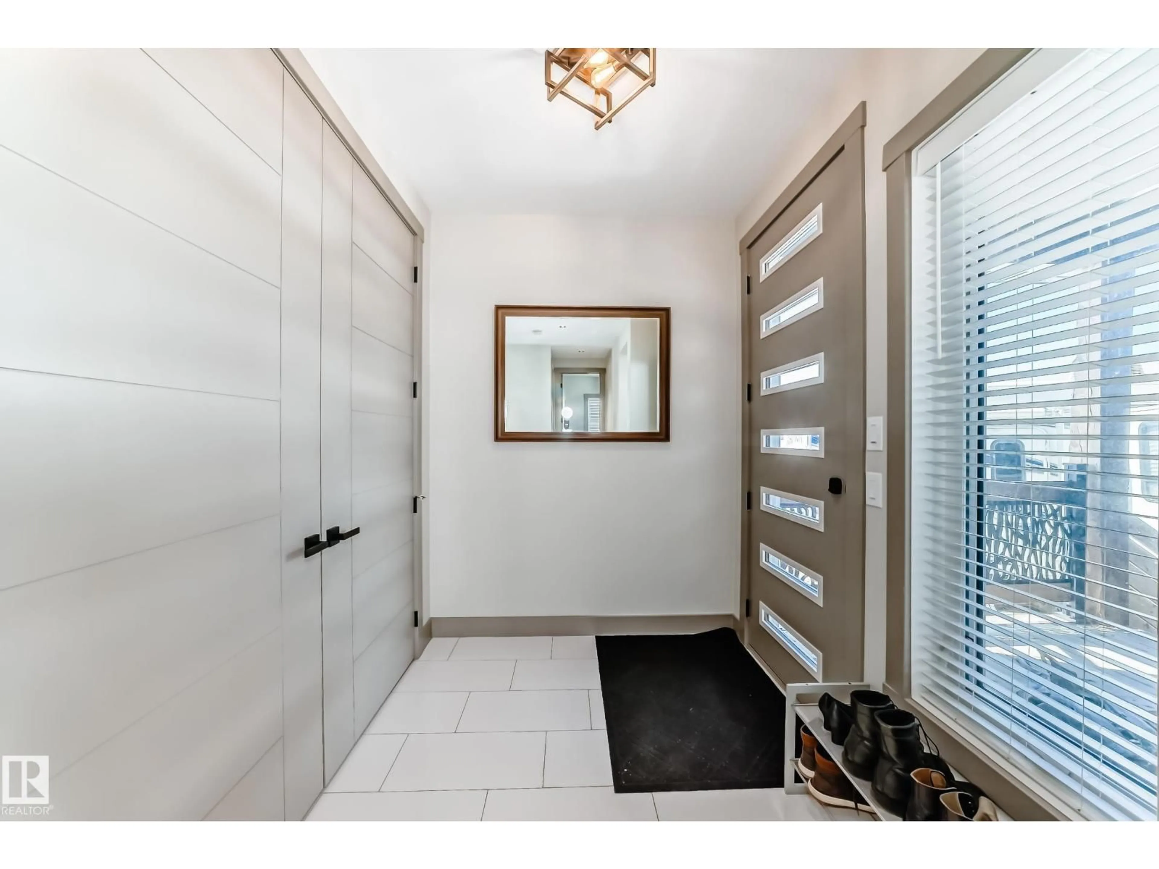 Indoor entryway for 5263 47 AVE, Calmar Alberta T0C0V0