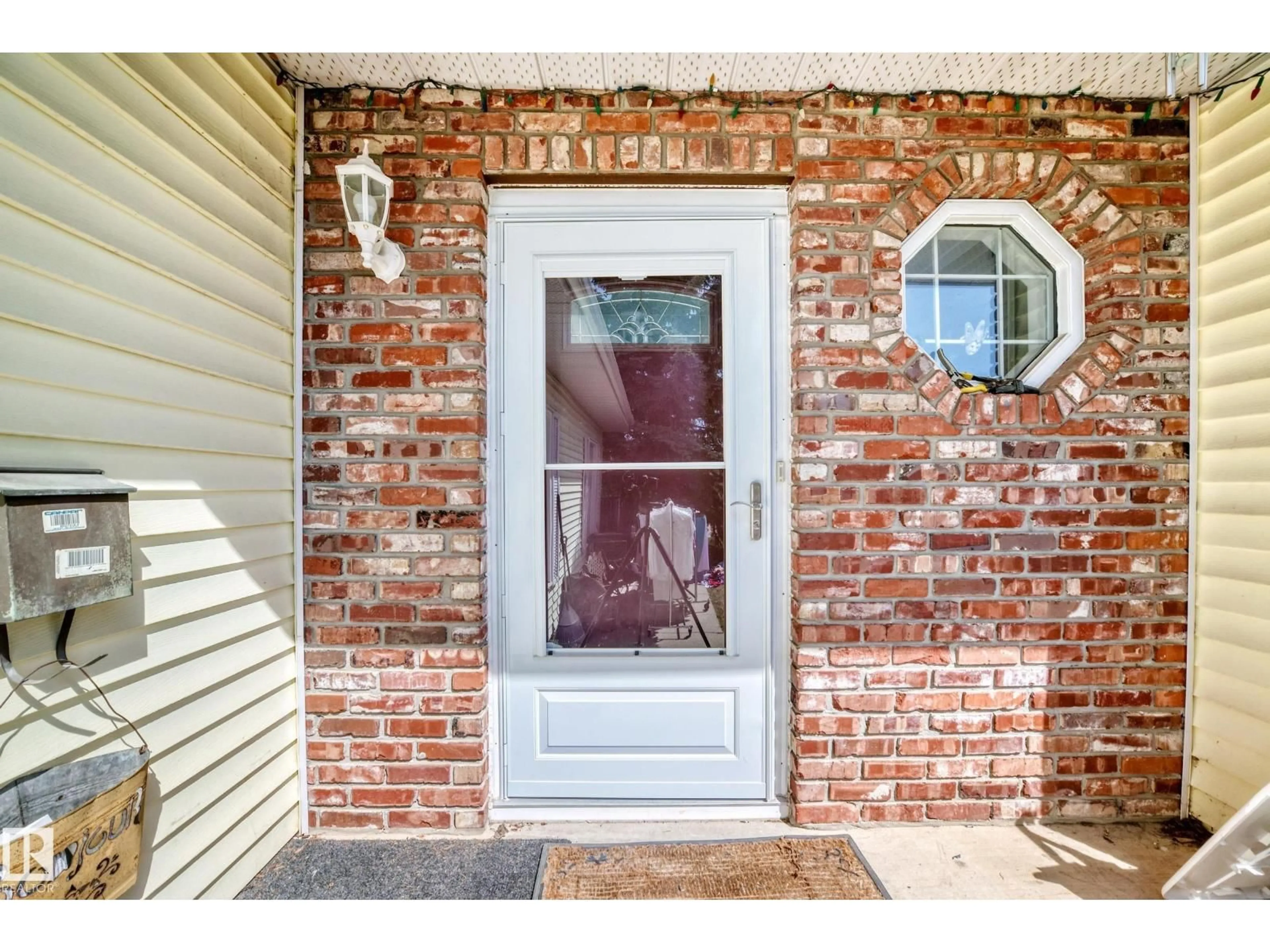 Unknown for 3923 149 ST, Edmonton Alberta T6R1J7