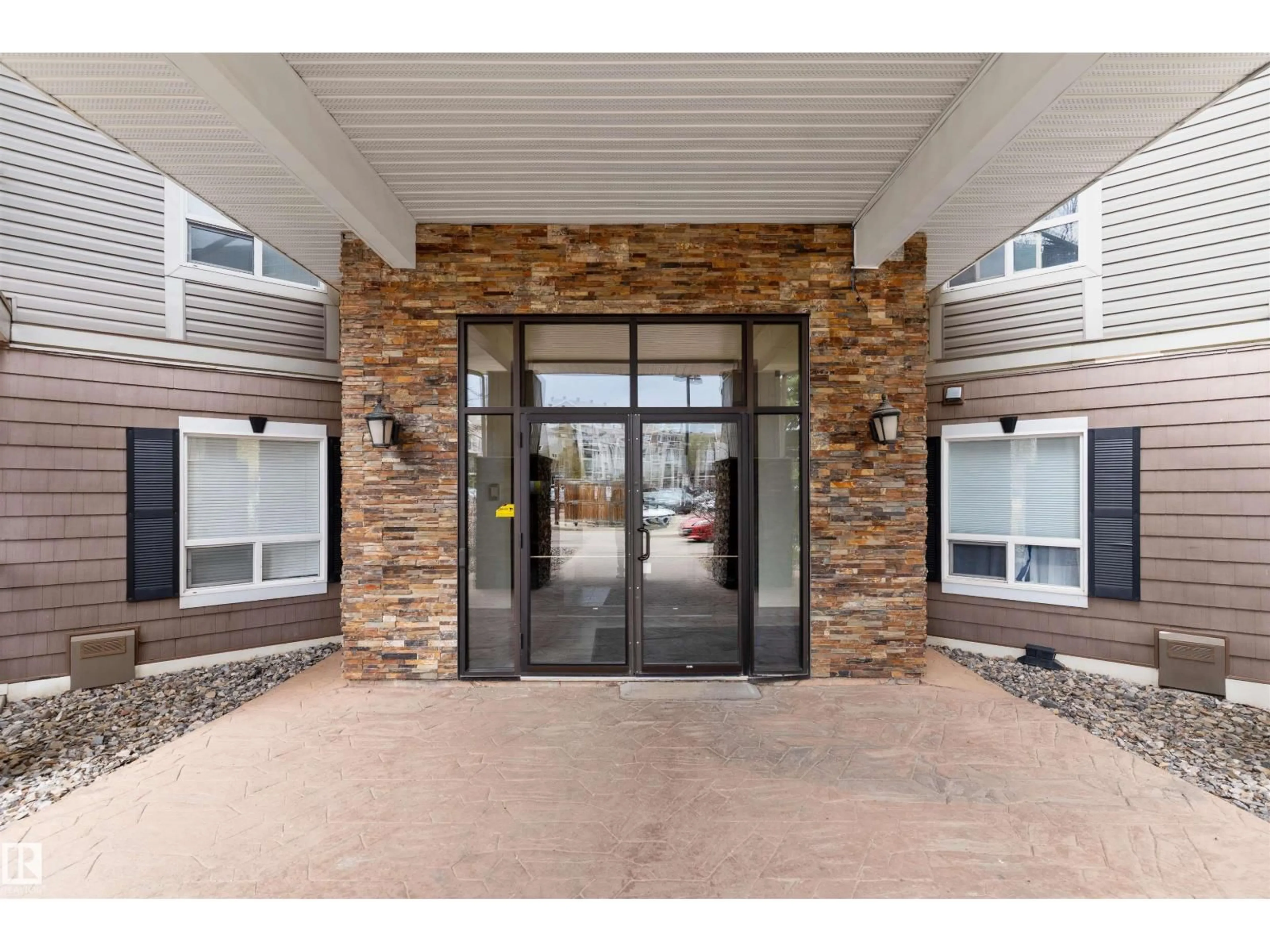 Indoor foyer for 6105 - 7331 SOUTH TERWILLEGER NW, Edmonton Alberta T6R0A7