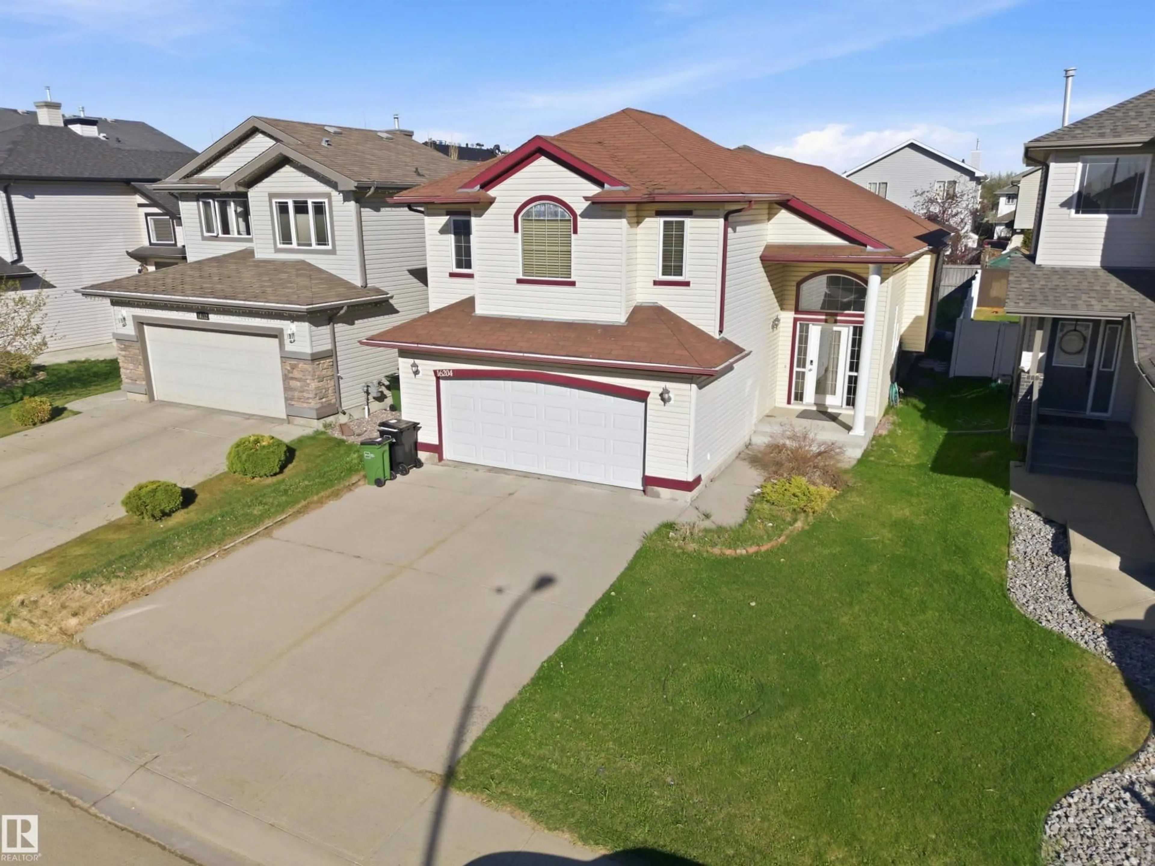 A pic from outside/outdoor area/front of a property/back of a property/a pic from drone, street for NW - 16204 48 ST, Edmonton Alberta T5A2J7