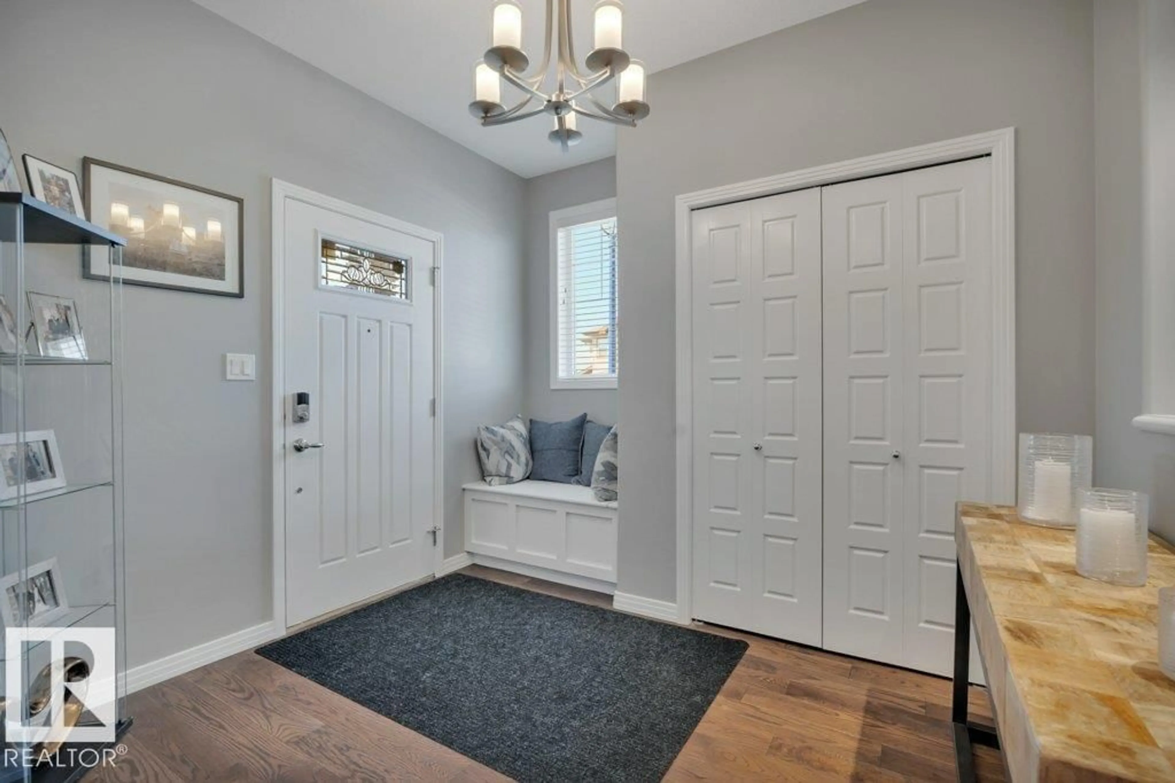 Indoor entryway for 6824 19A AV, Edmonton Alberta T6X0M1