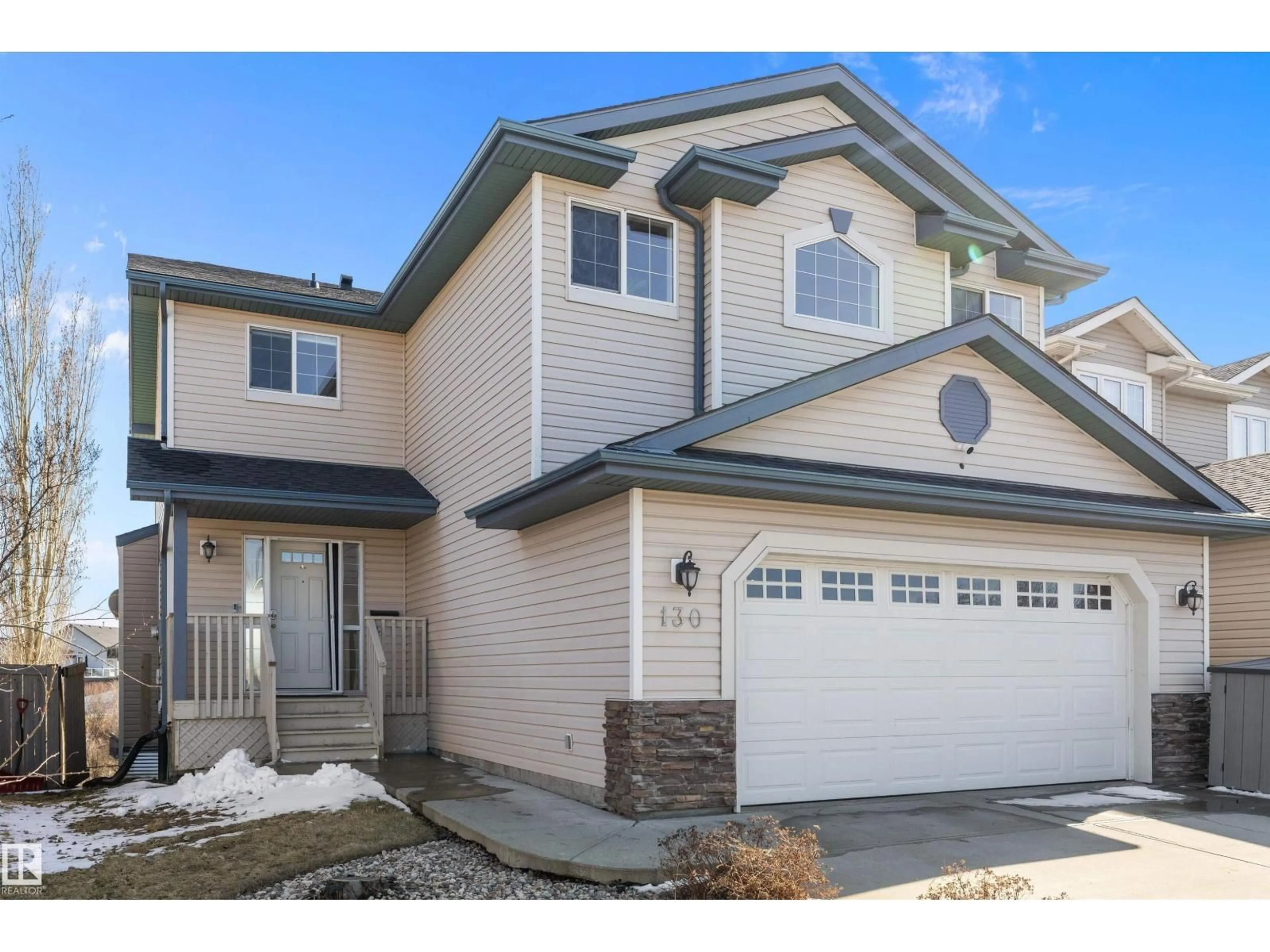 Home with vinyl exterior material, street for 130 FOXHAVEN WY, Sherwood Park Alberta T8A6N4