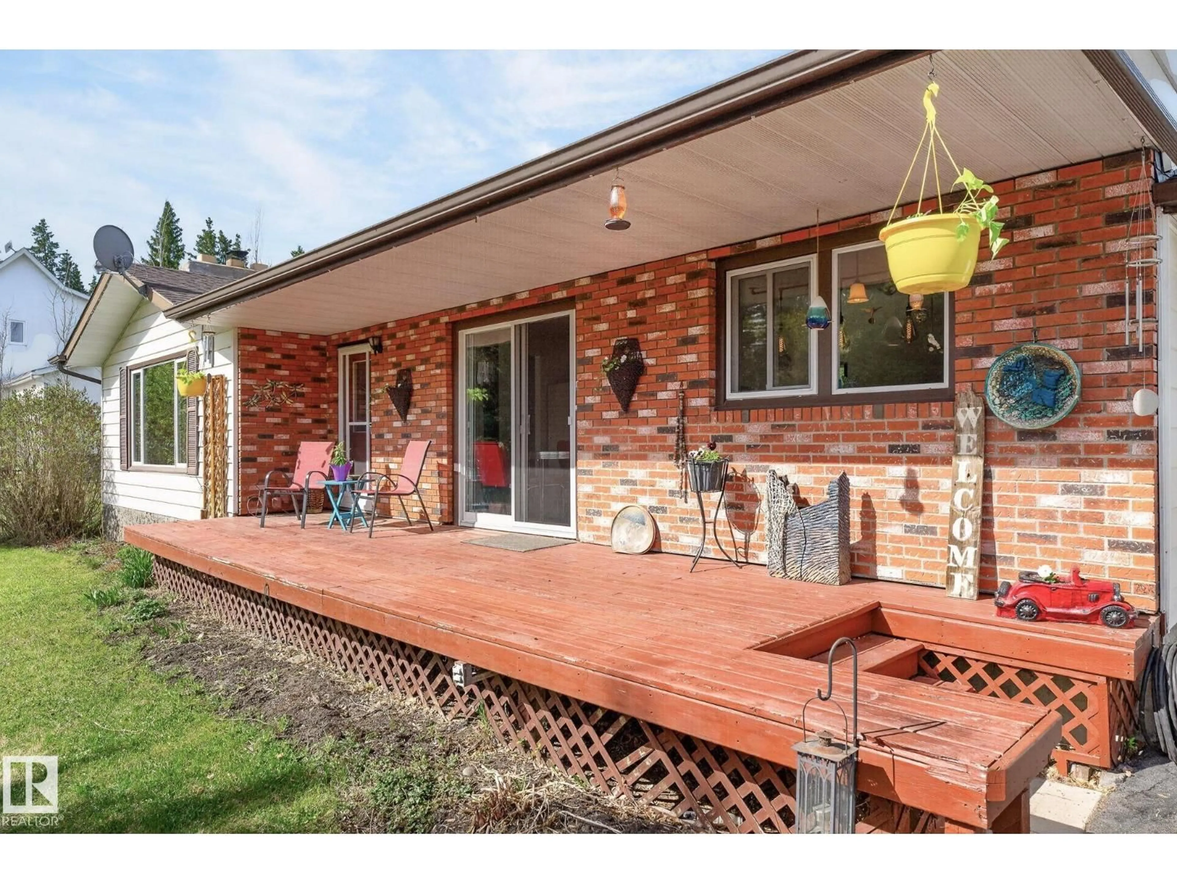 Home with brick exterior material, unknown for 4911 46 ST, Evansburg Alberta T0E0T0