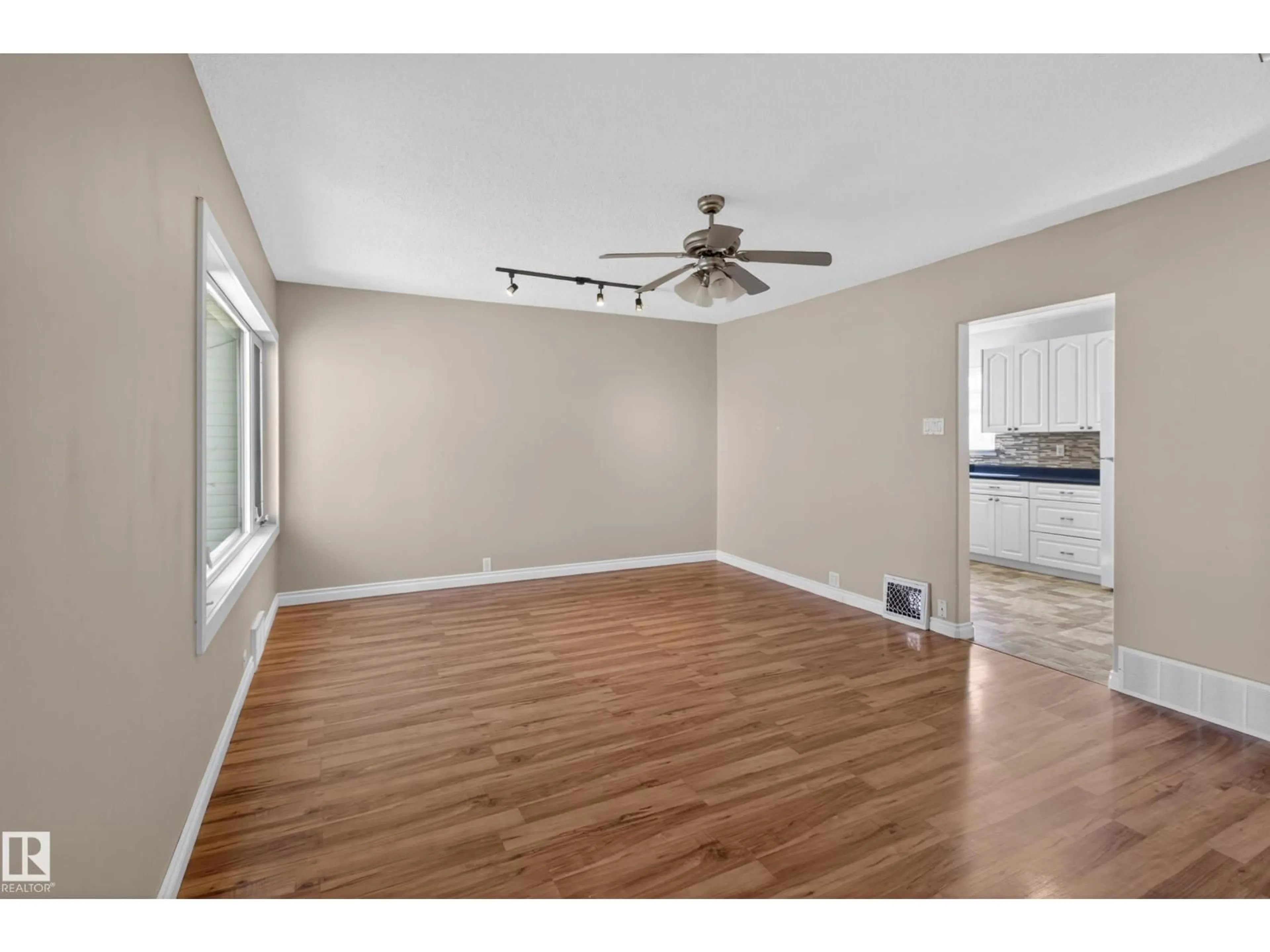 A pic of a room for 5409 49 AVE, Camrose Alberta T4V0N6