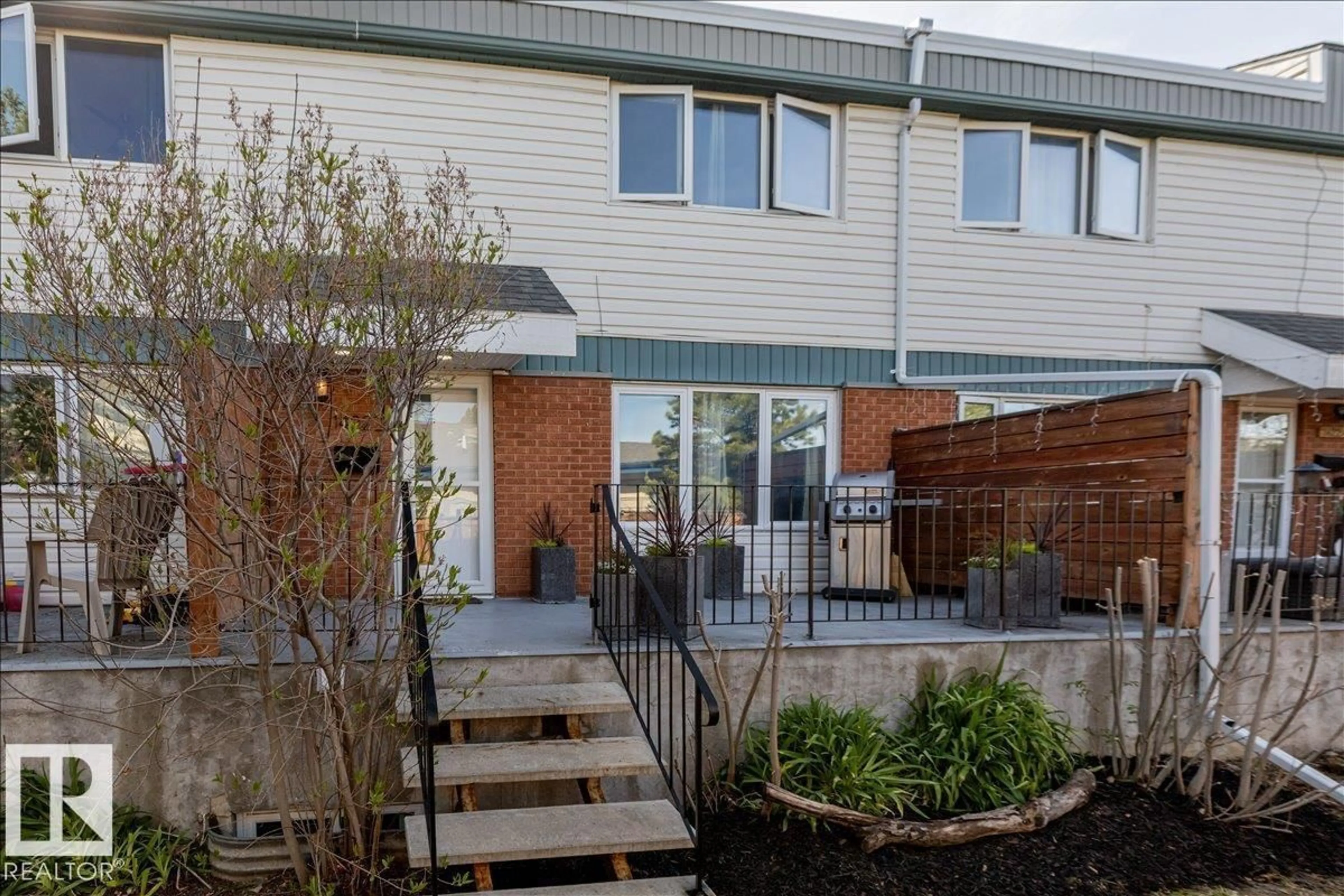 Unknown for 14222 91 AV, Edmonton Alberta T5R4Y4