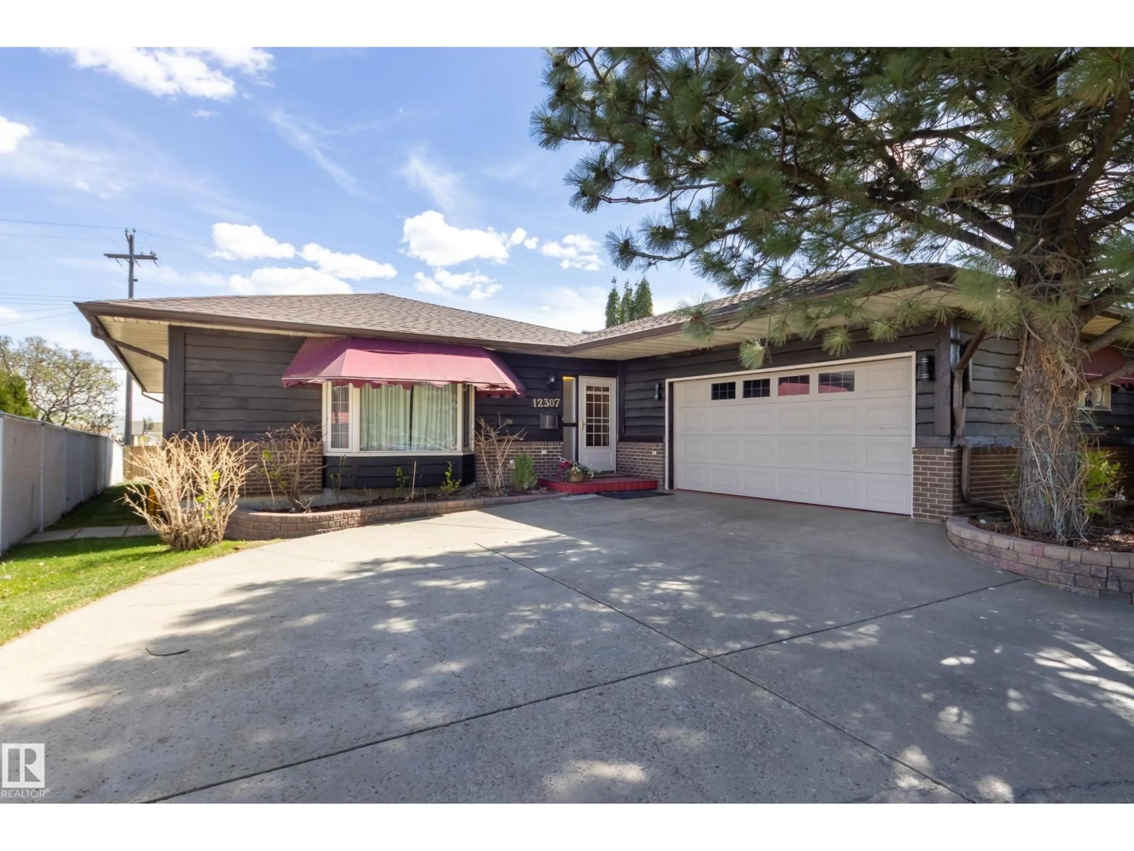 Unknown for 12307 54 ST, Edmonton Alberta T5W3N7