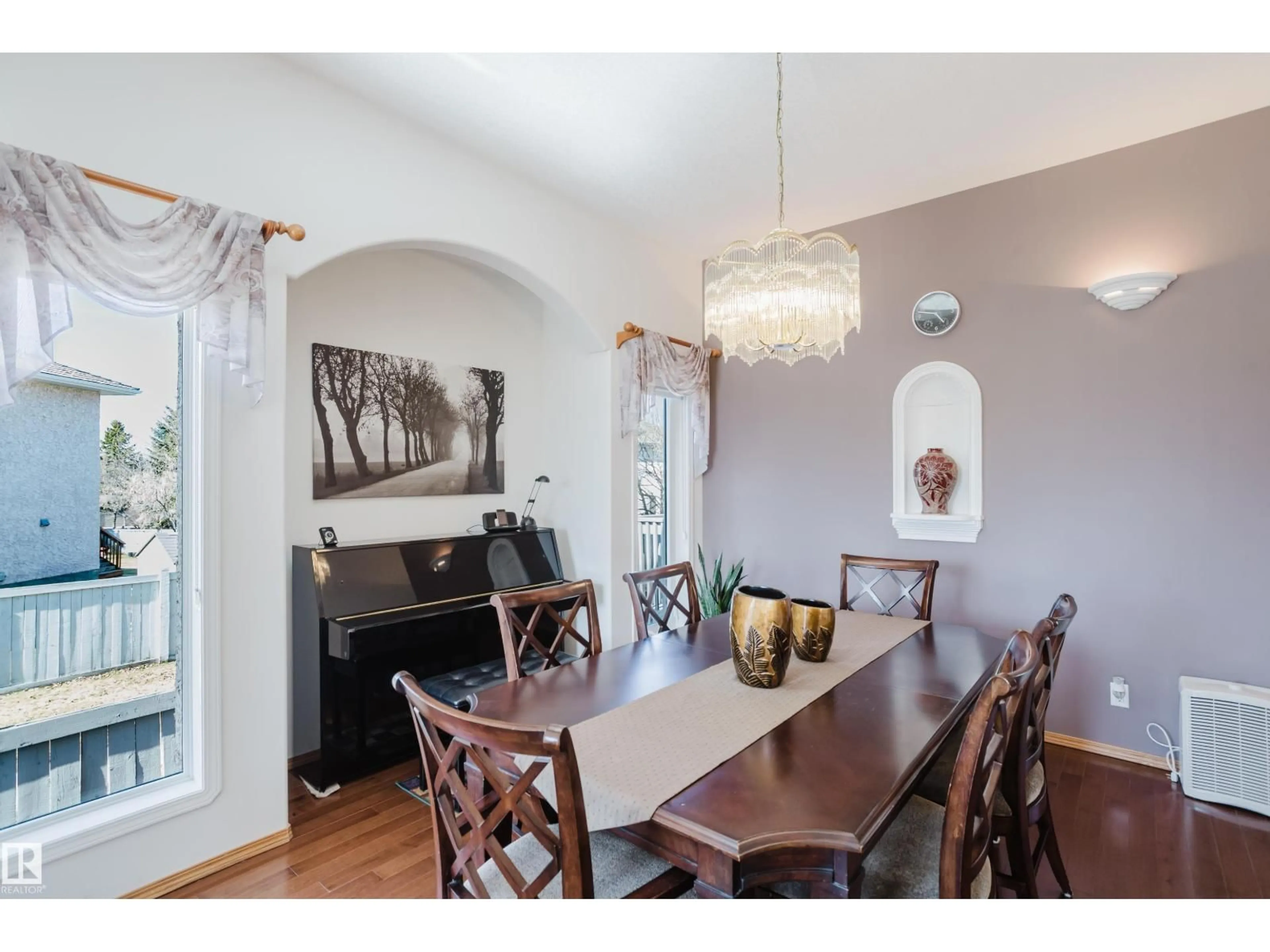Dining room, wood/laminate floor for 518 REID CLOSE, Edmonton Alberta T6R2M3