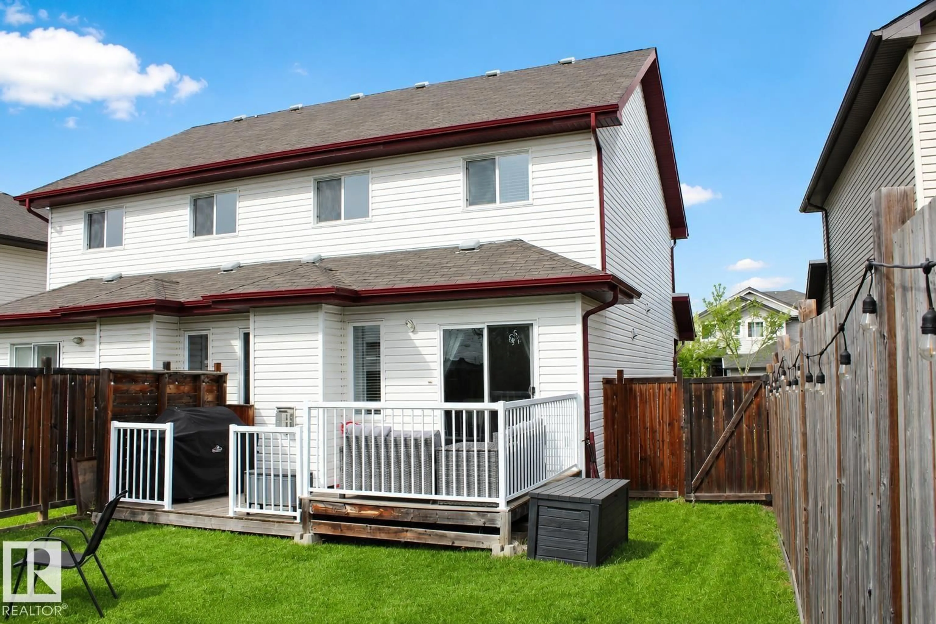 Home with vinyl exterior material, street for 39 CARAGANA WY, Fort Saskatchewan Alberta T8L0H4