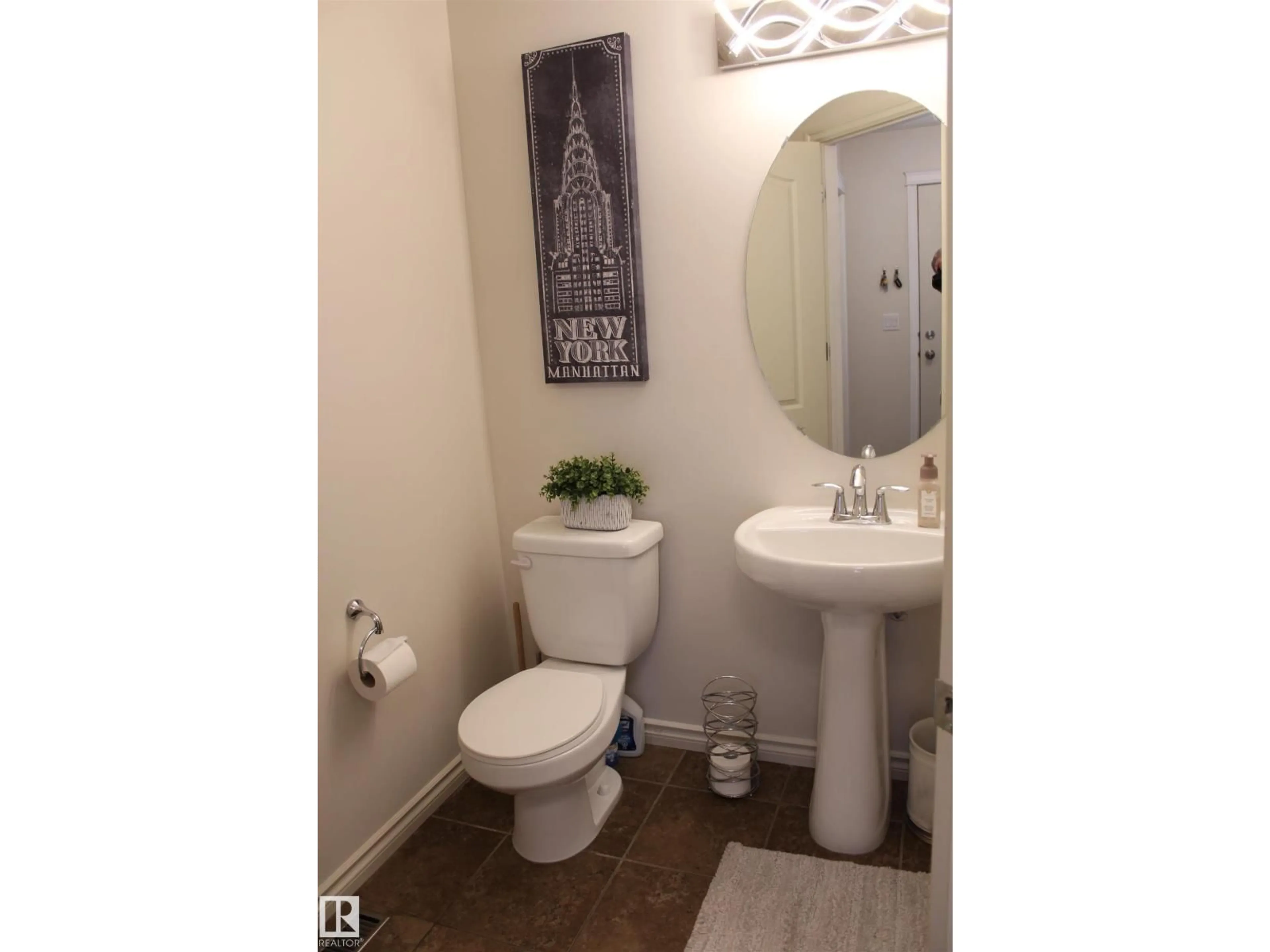 Standard bathroom, ceramic/tile floor for 39 CARAGANA WY, Fort Saskatchewan Alberta T8L0H4