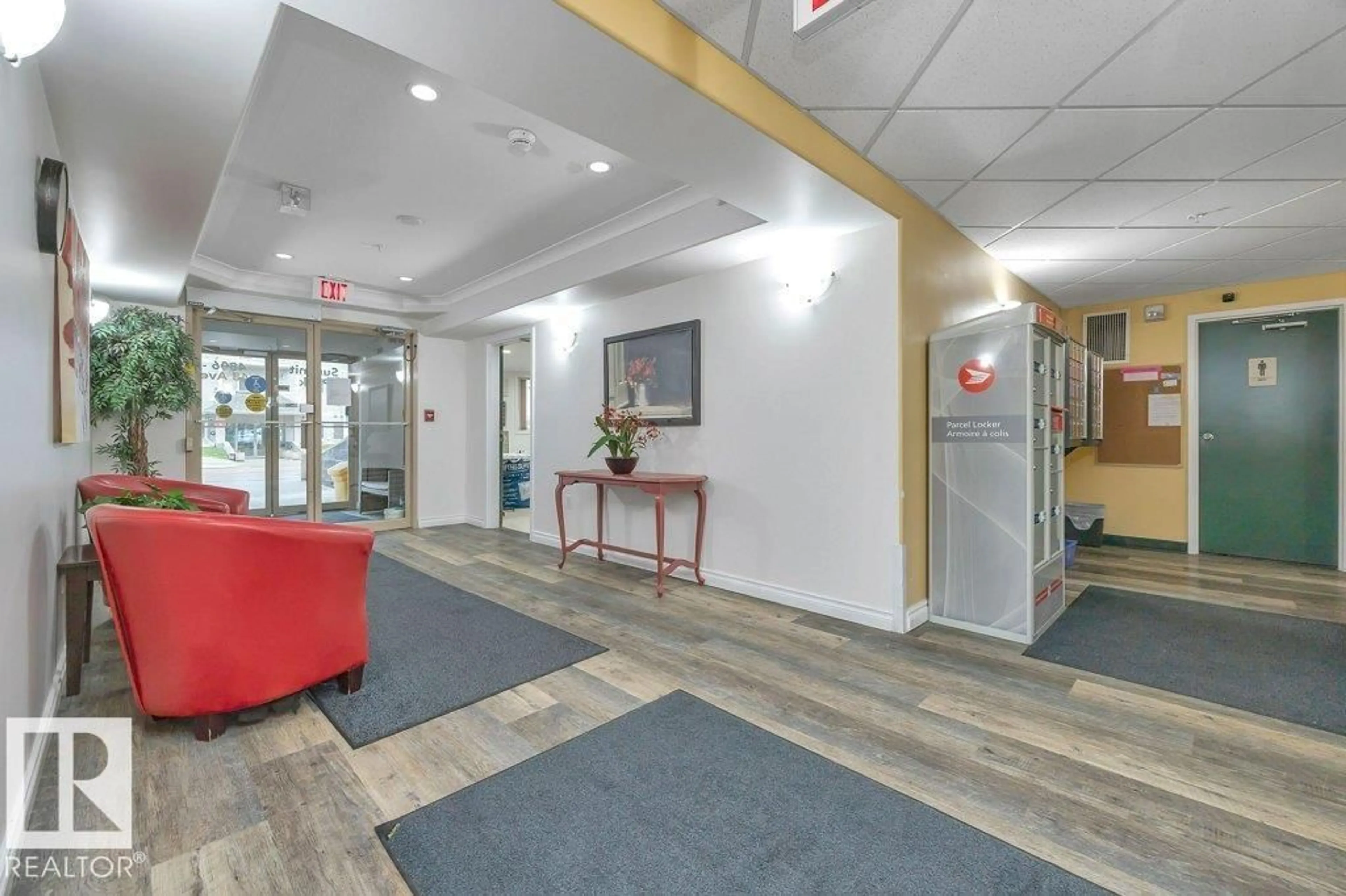 Indoor foyer for 108 - 4806 48 AV, Leduc Alberta T9E8S2
