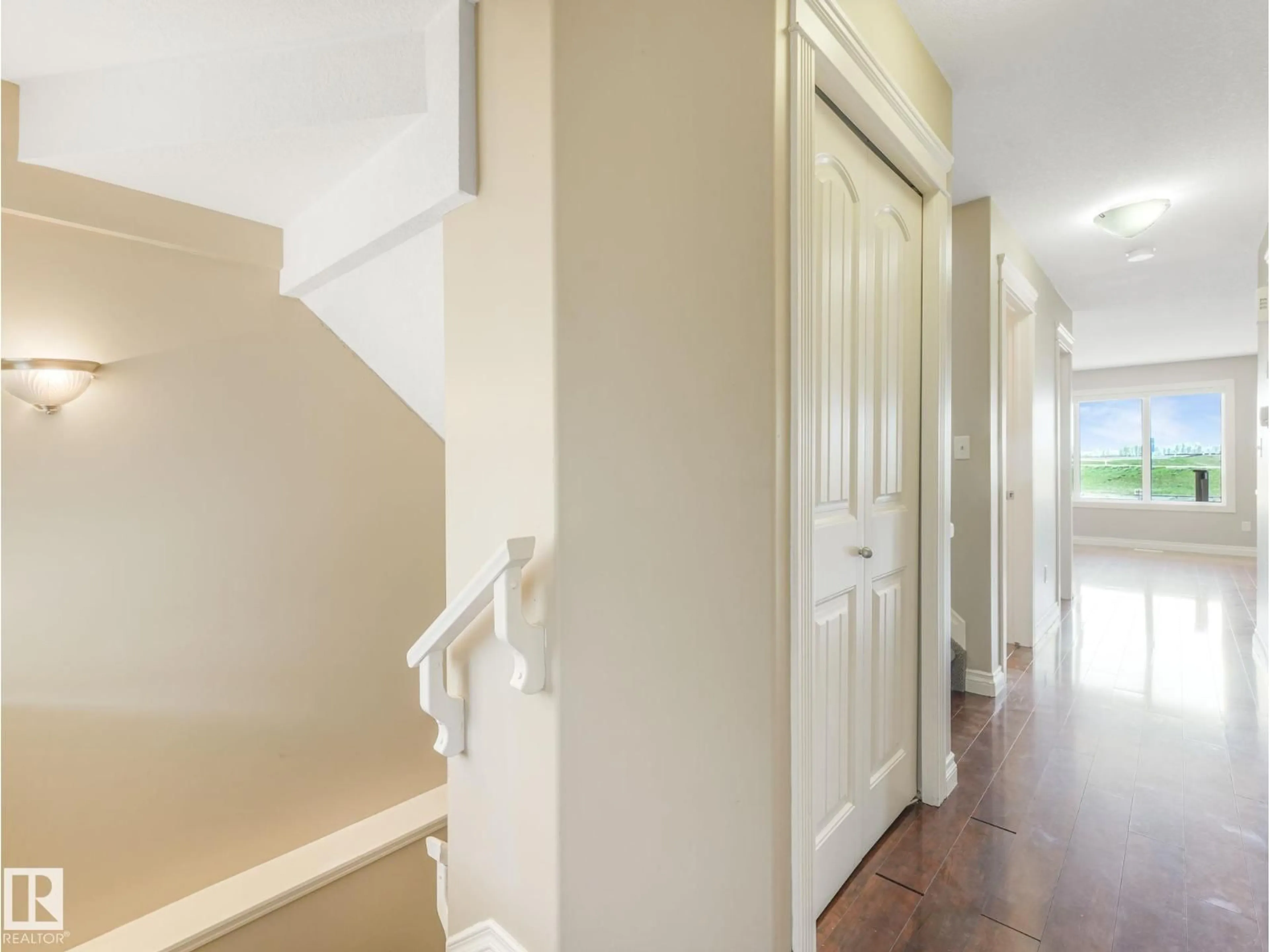 Indoor entryway for 86 MERIDIAN LOOP, Stony Plain Alberta T7Z0B9