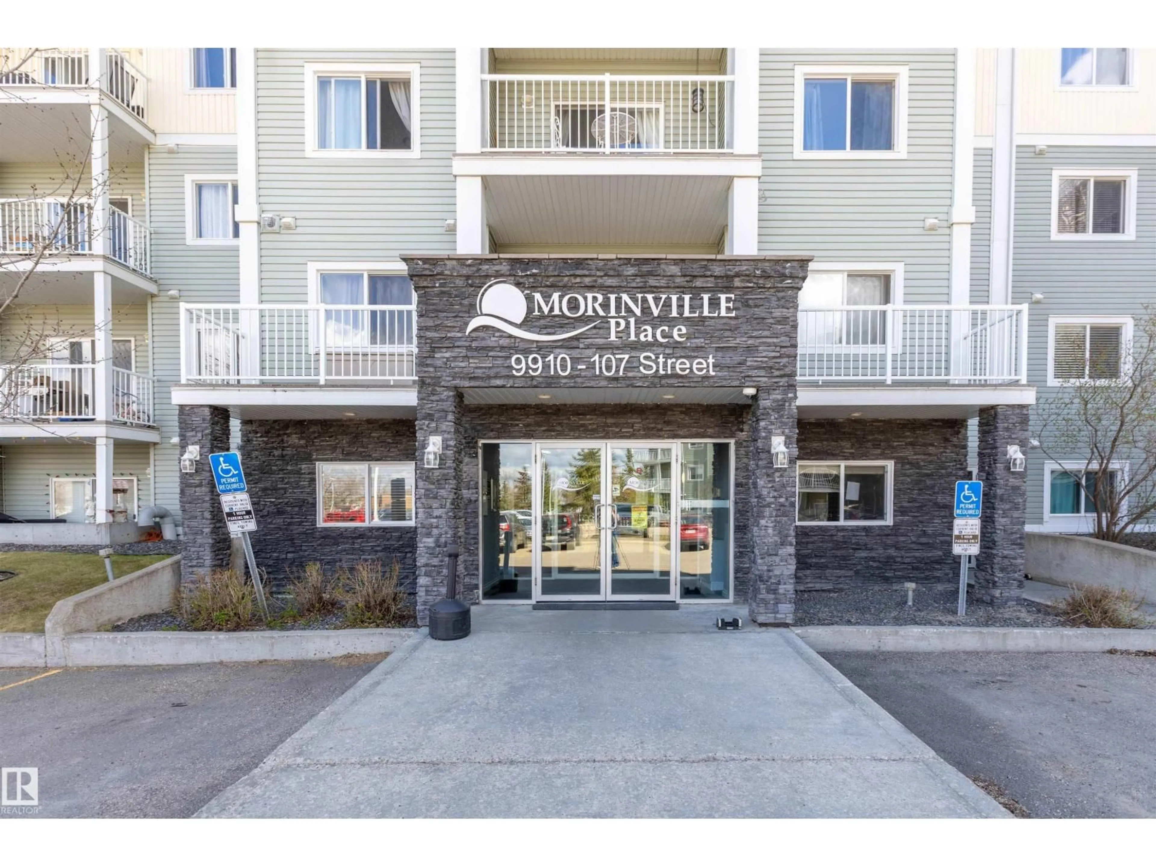 Indoor foyer for #224 - 9910 107 ST, Morinville Alberta T8R0A3