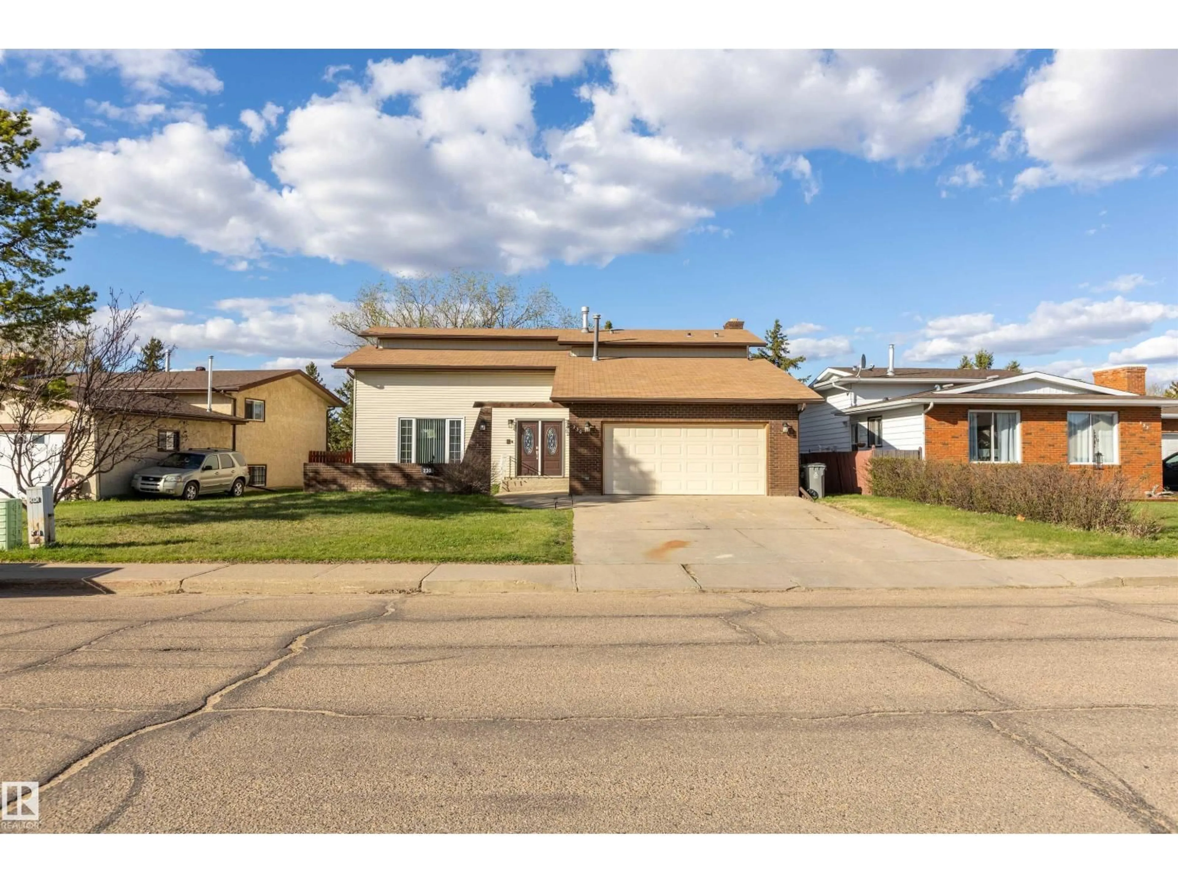 Unknown for 230 GRANDIN DR, Morinville Alberta T8R1H7