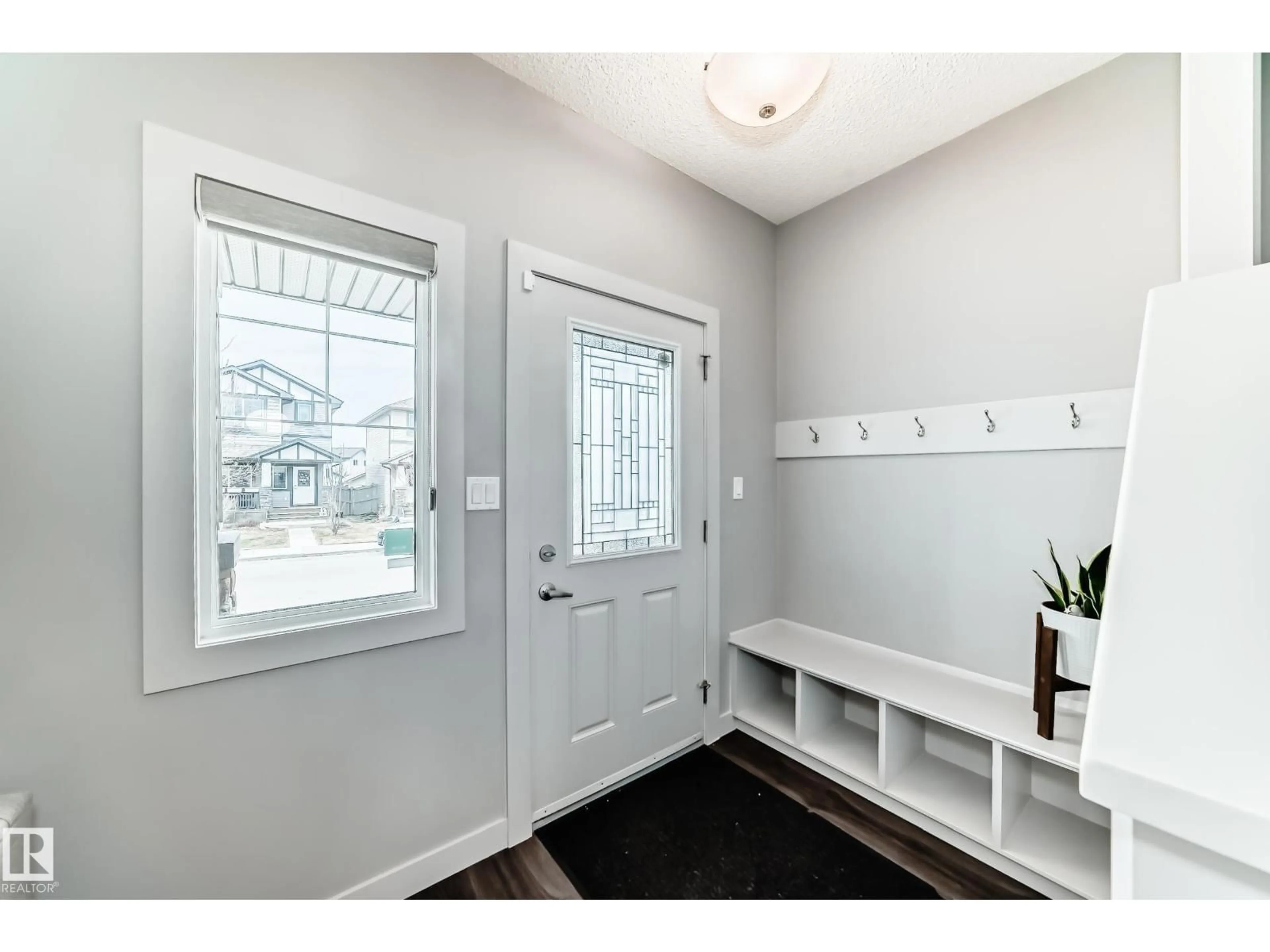 Indoor entryway for SW - 6919 CARDINAL WD, Edmonton Alberta T6W2Y3